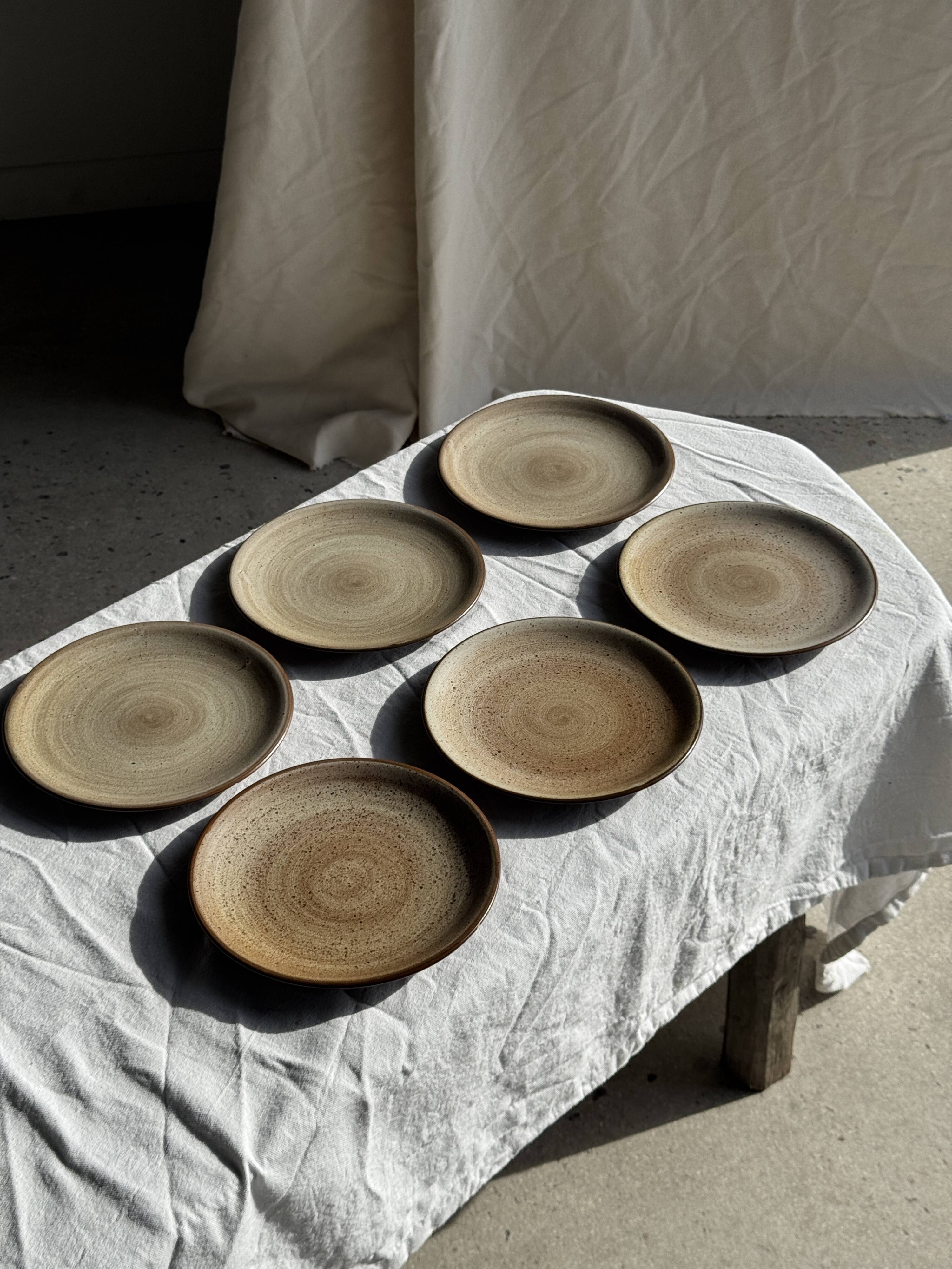 Set of 6 vintage brown stoneware dessert plates D21