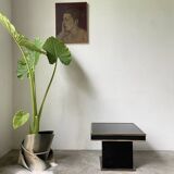 Table basse console appoint en laque noire et laiton