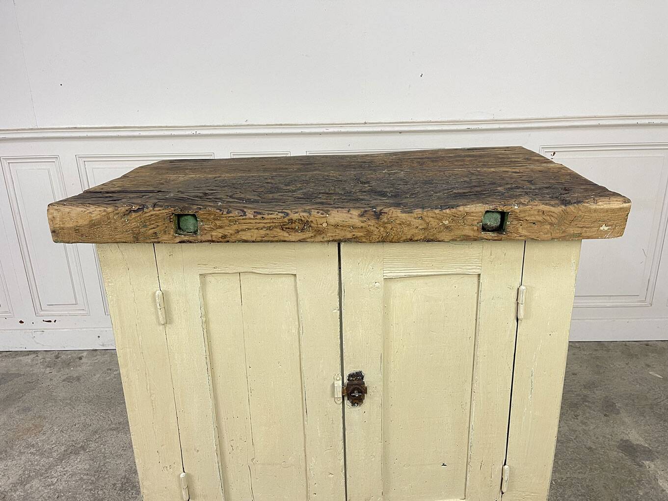 Small workbench 1900 light beige patina