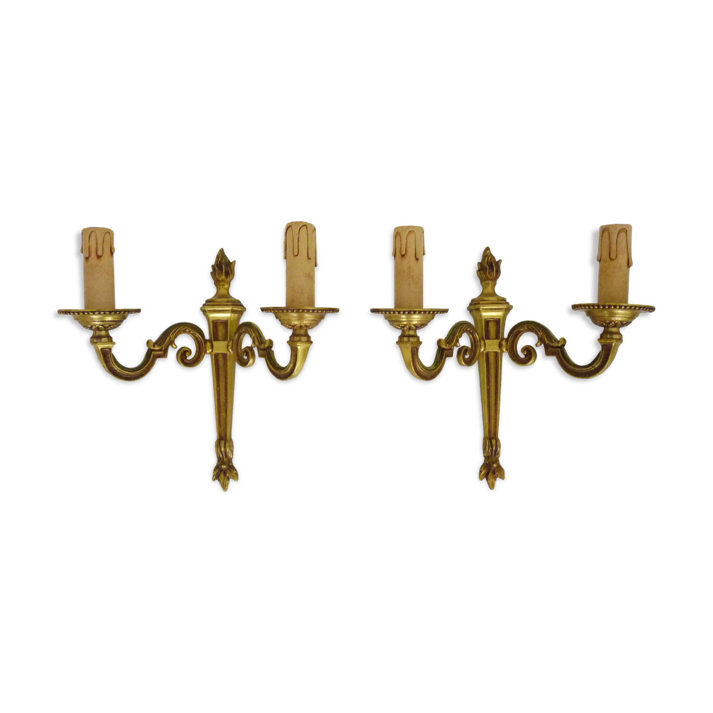 Old pair of wall sconces pot à feu, bronze with 2 candles, year 50 60