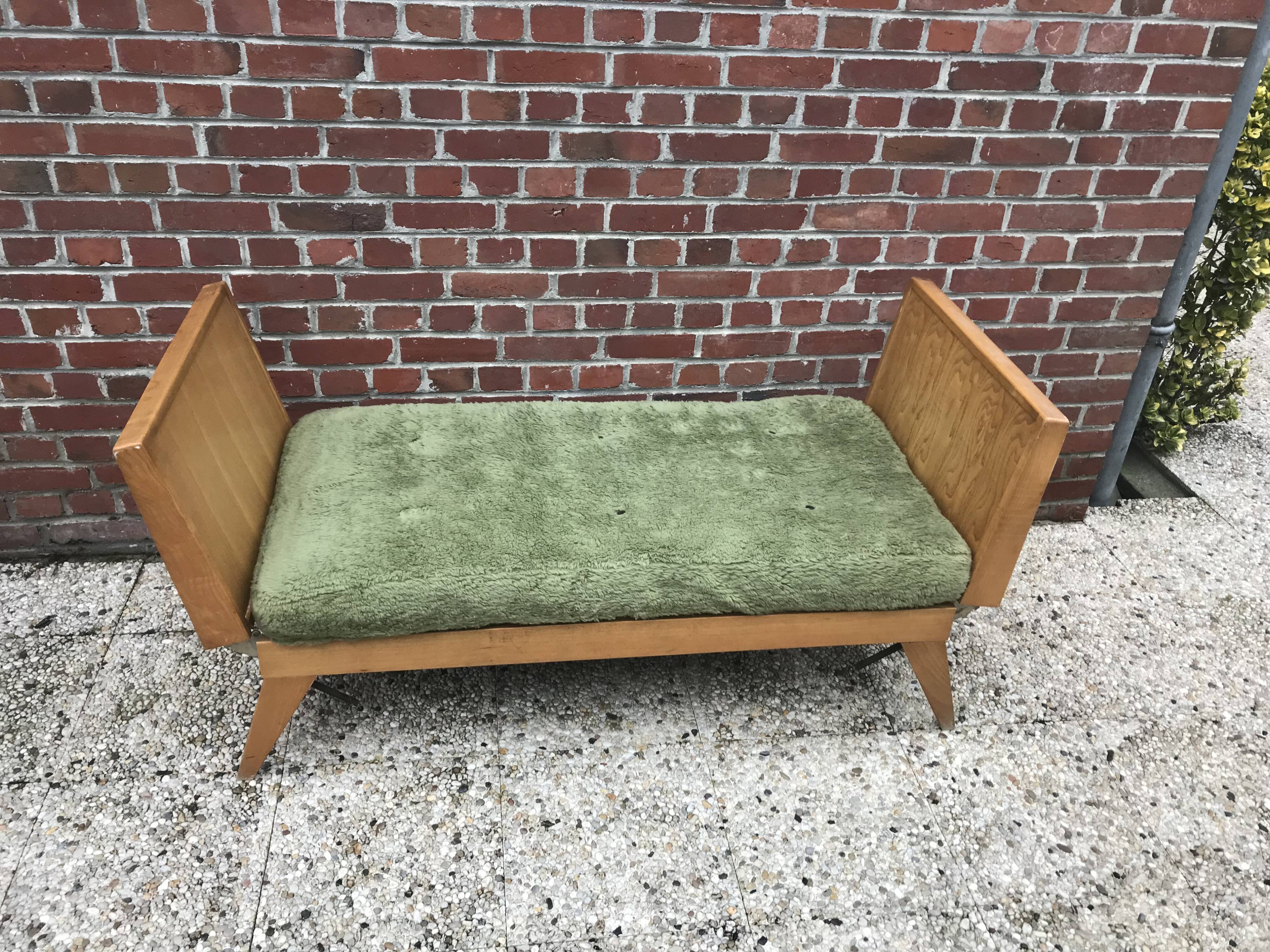 Day bed vintage compass feet