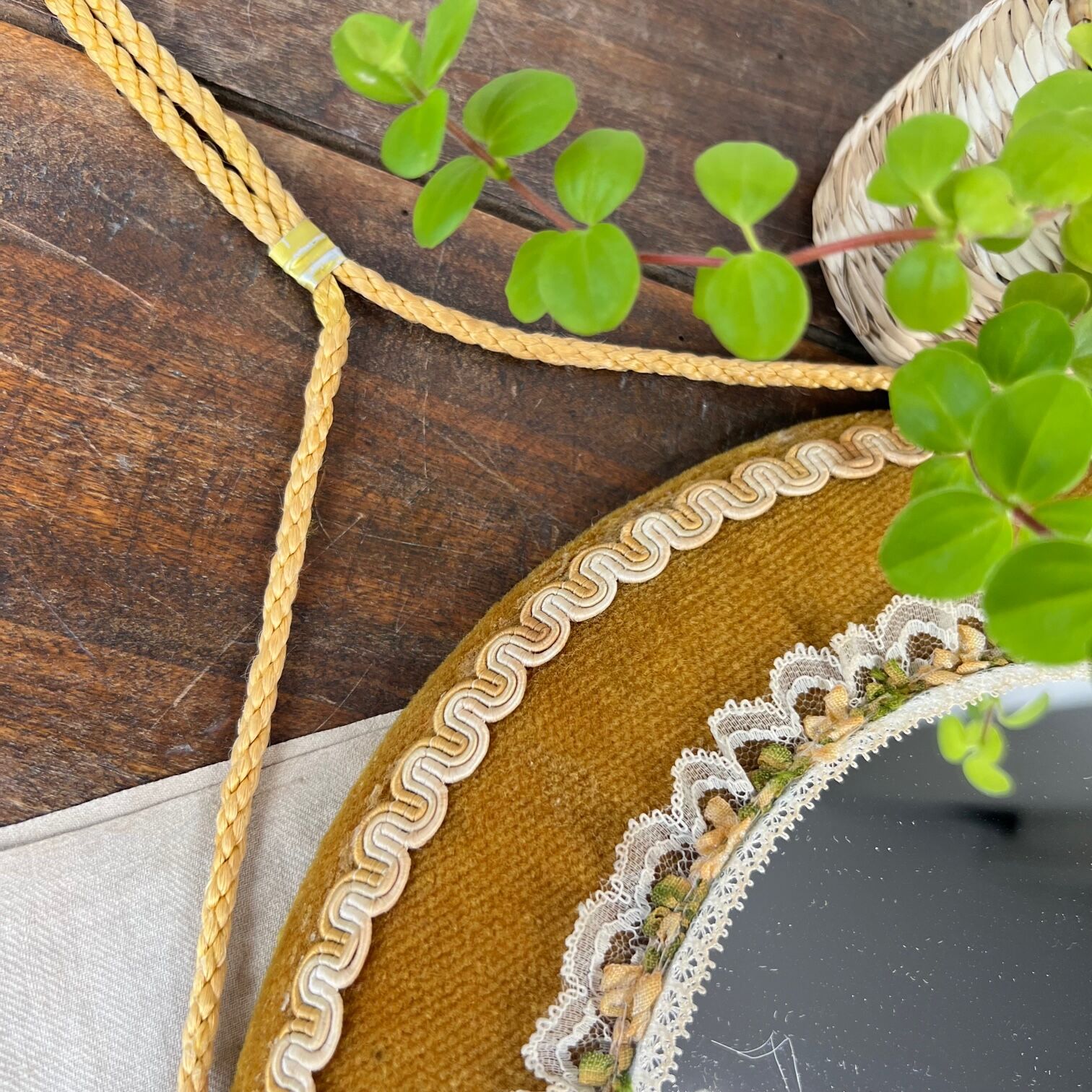 Miroir vintage jaune