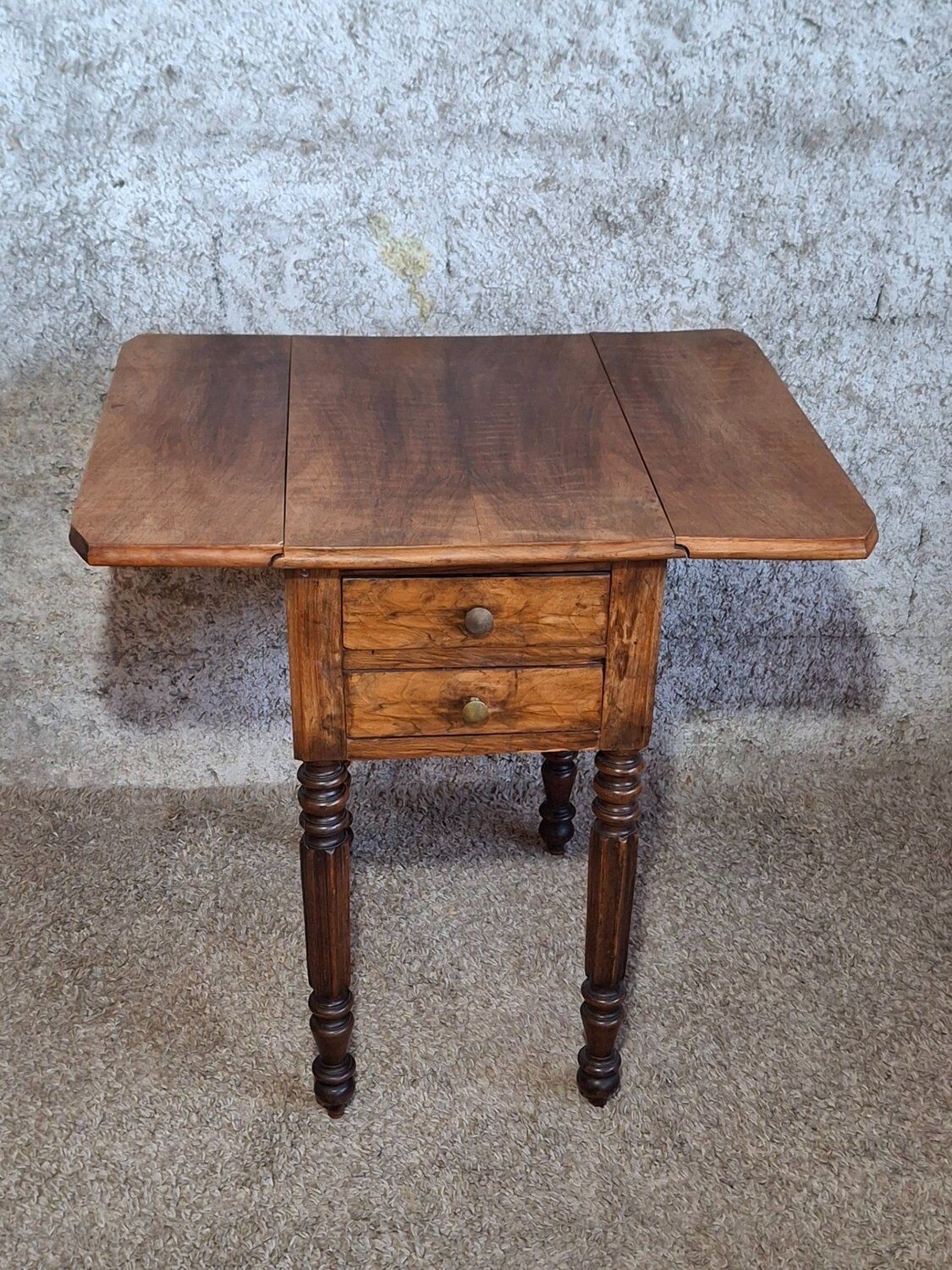 Table d'appoint travailleuse en noyer XIXe – Style Louis XVI