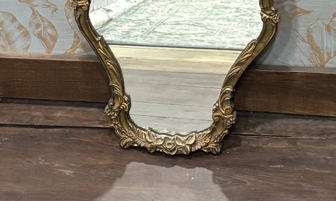 Elegant and ornate vintage wall mirror – Golden Rococo style – 51cm × 35cm