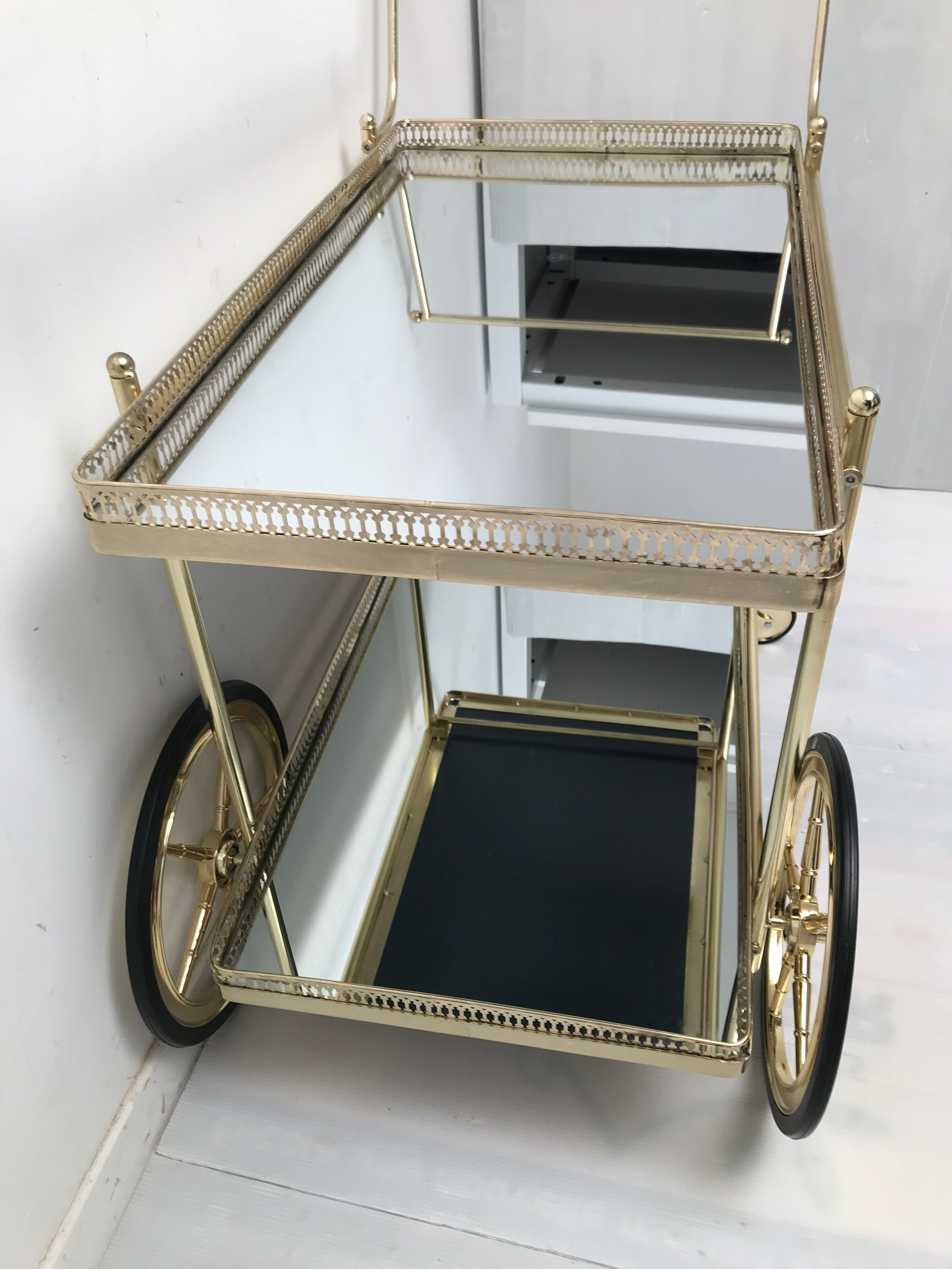 Desert with mirror glass trays