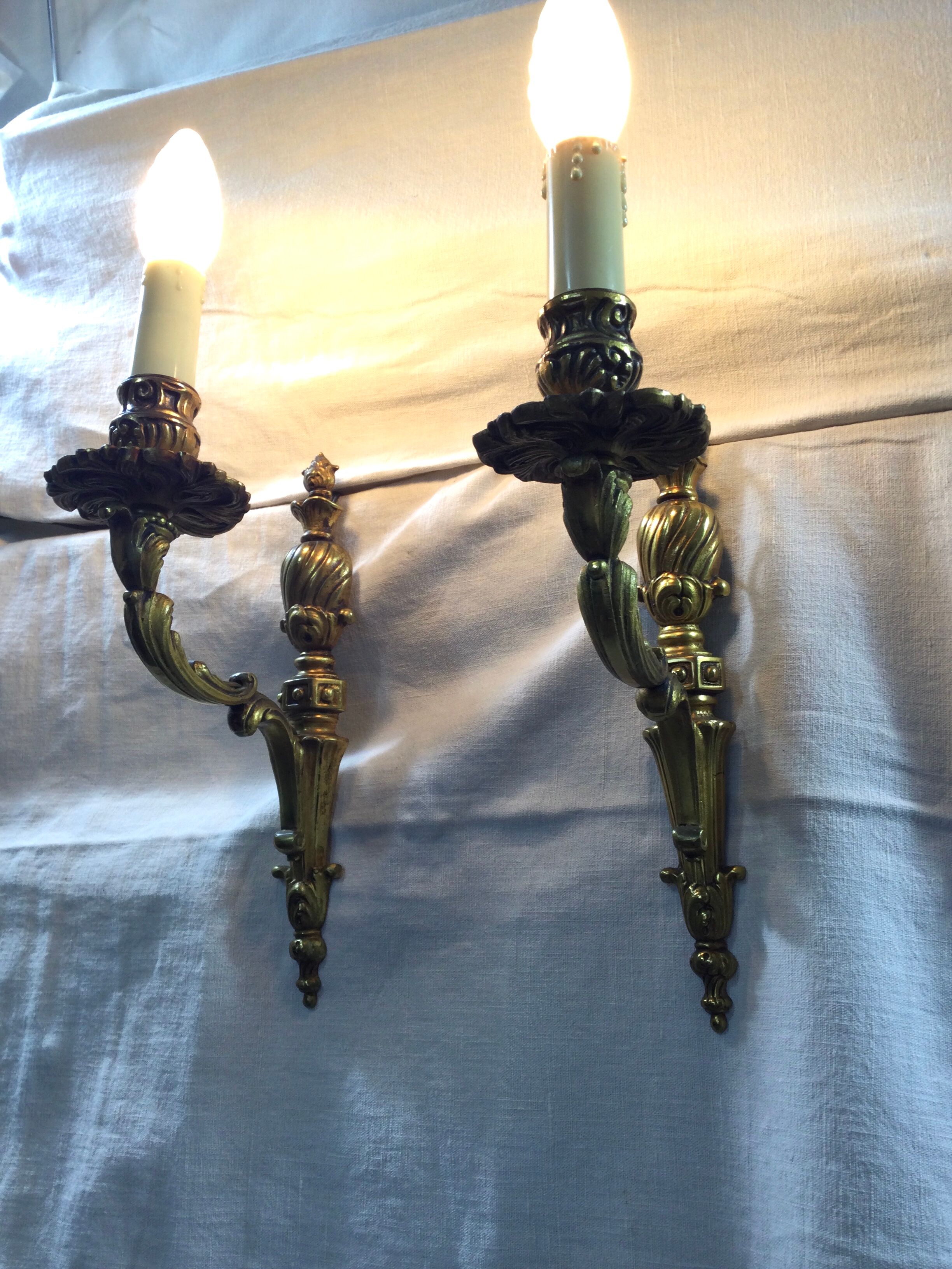 Pair of 1-light bronze wall lamp