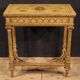 Table d'appoint laquée et dorée française par Sormani dans le style Louis XVI