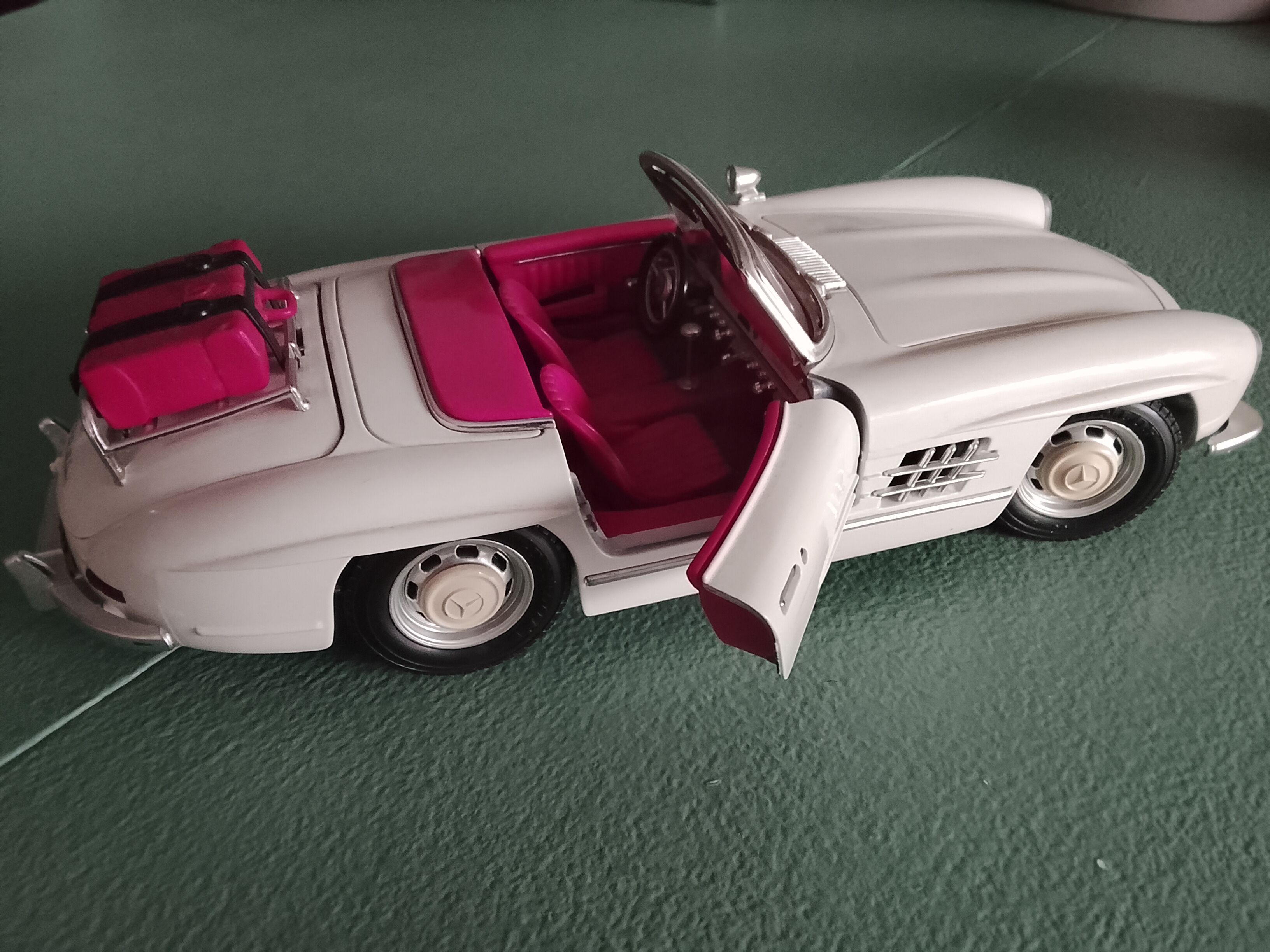 Miniature Mercedes-Benz 300 SL convertible