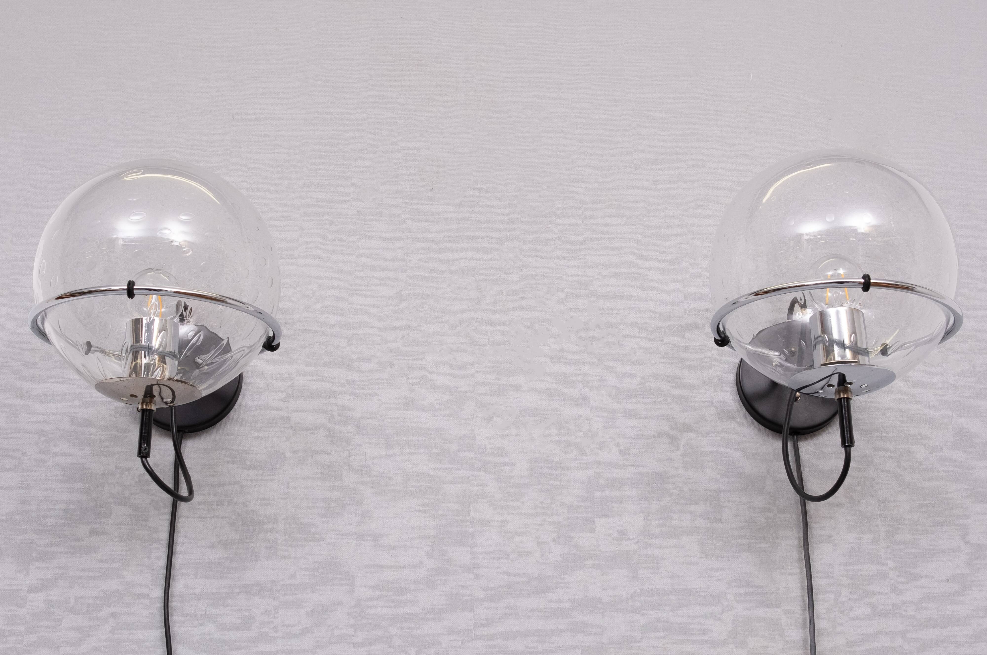 set Basket-Globe wall lamps with raindrop glass bowl by Raak, 1970s