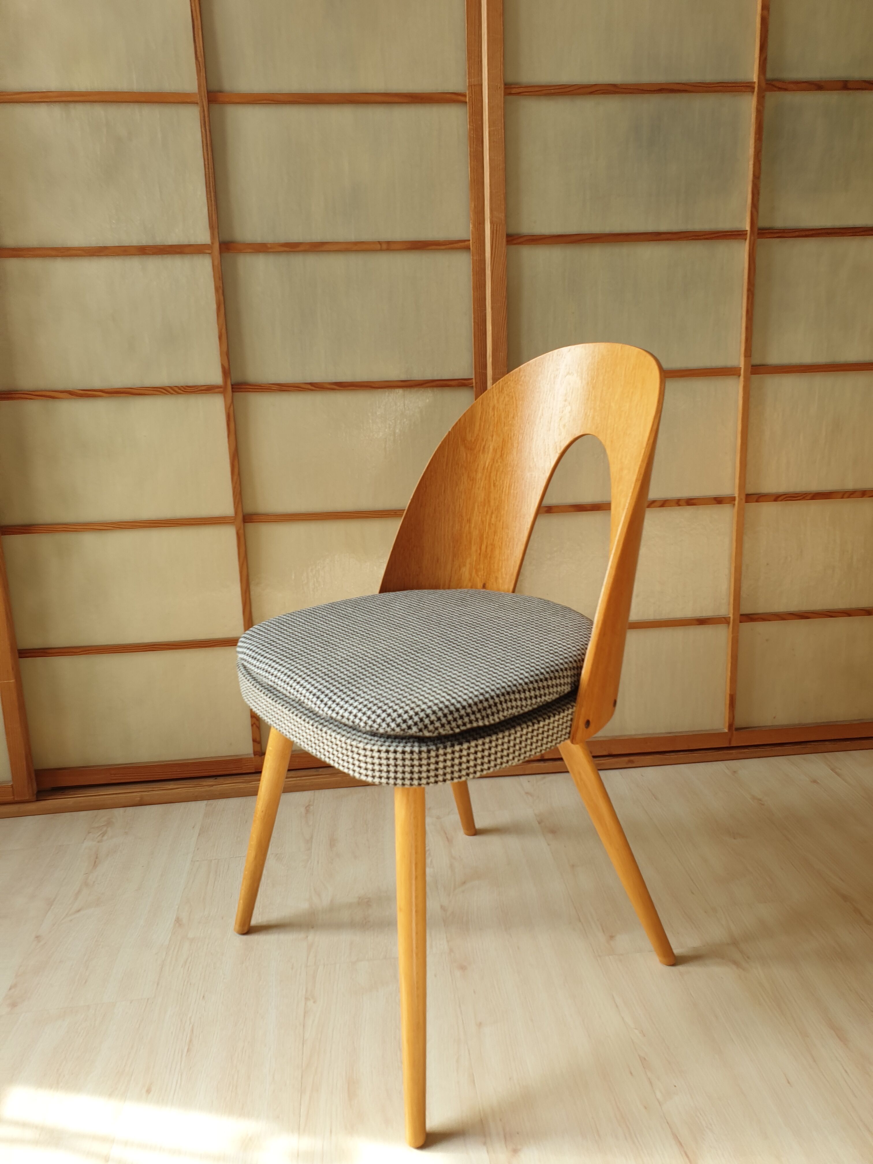 Antonin Suman chairs 60