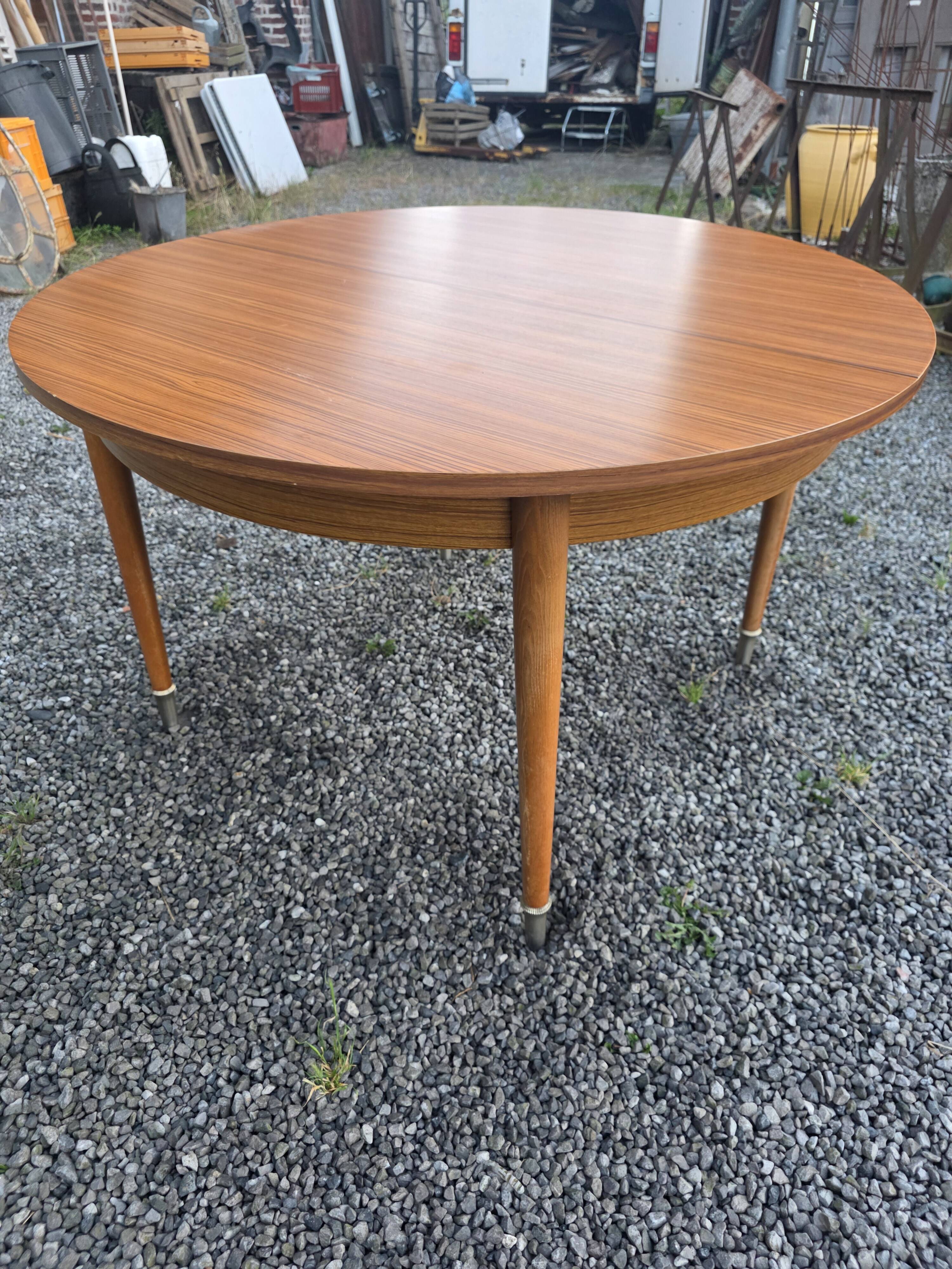Table scandinave extensible en teck des années 60