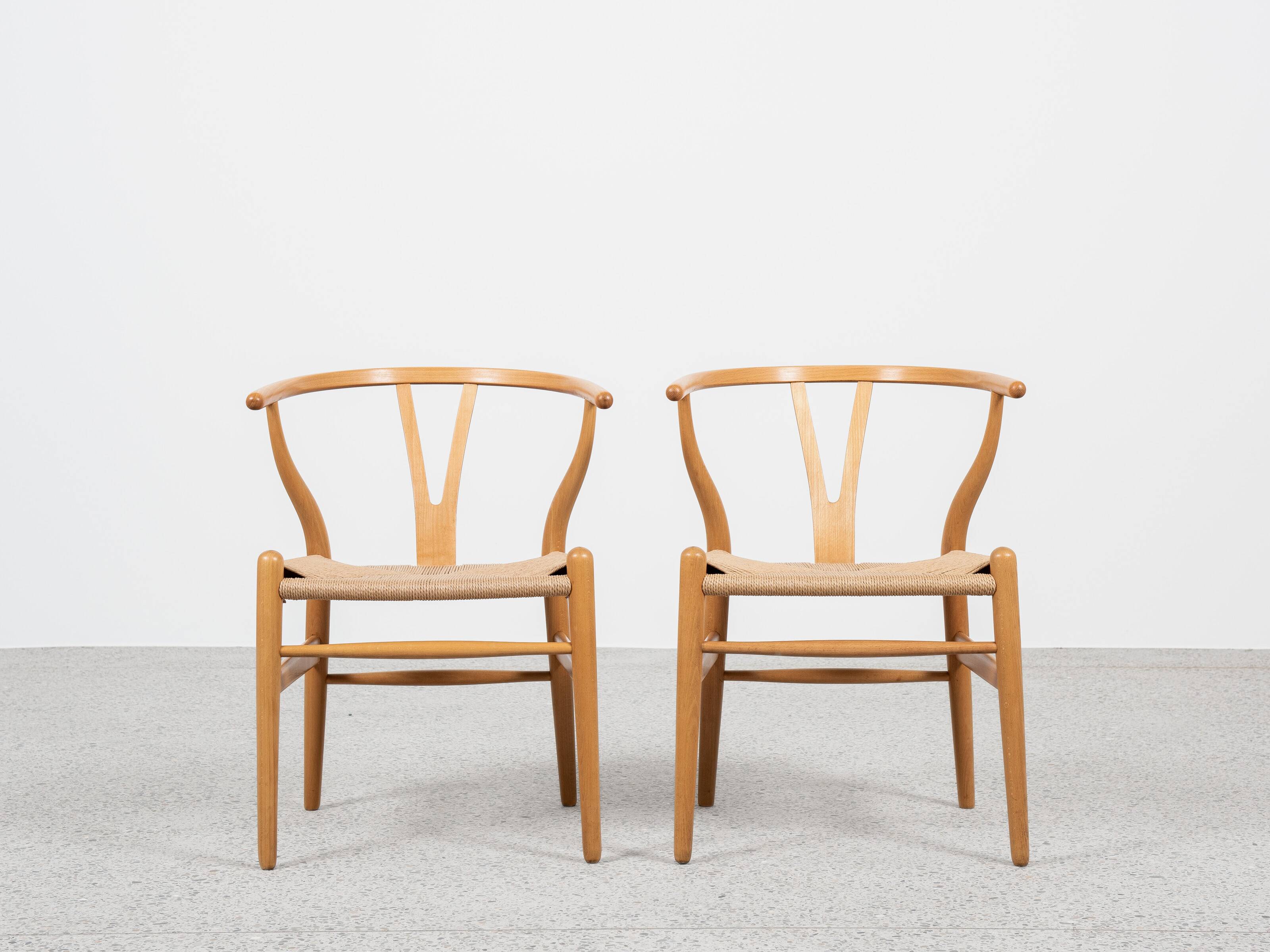 Midcentury pair of original Wishbone Chairs by Hans Wegner for Carl Hansen & Søn