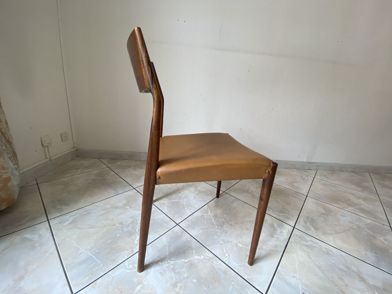 Mle 38 rio rosewood dining table by Henry Rosengren Hansen and 6 matching chairs