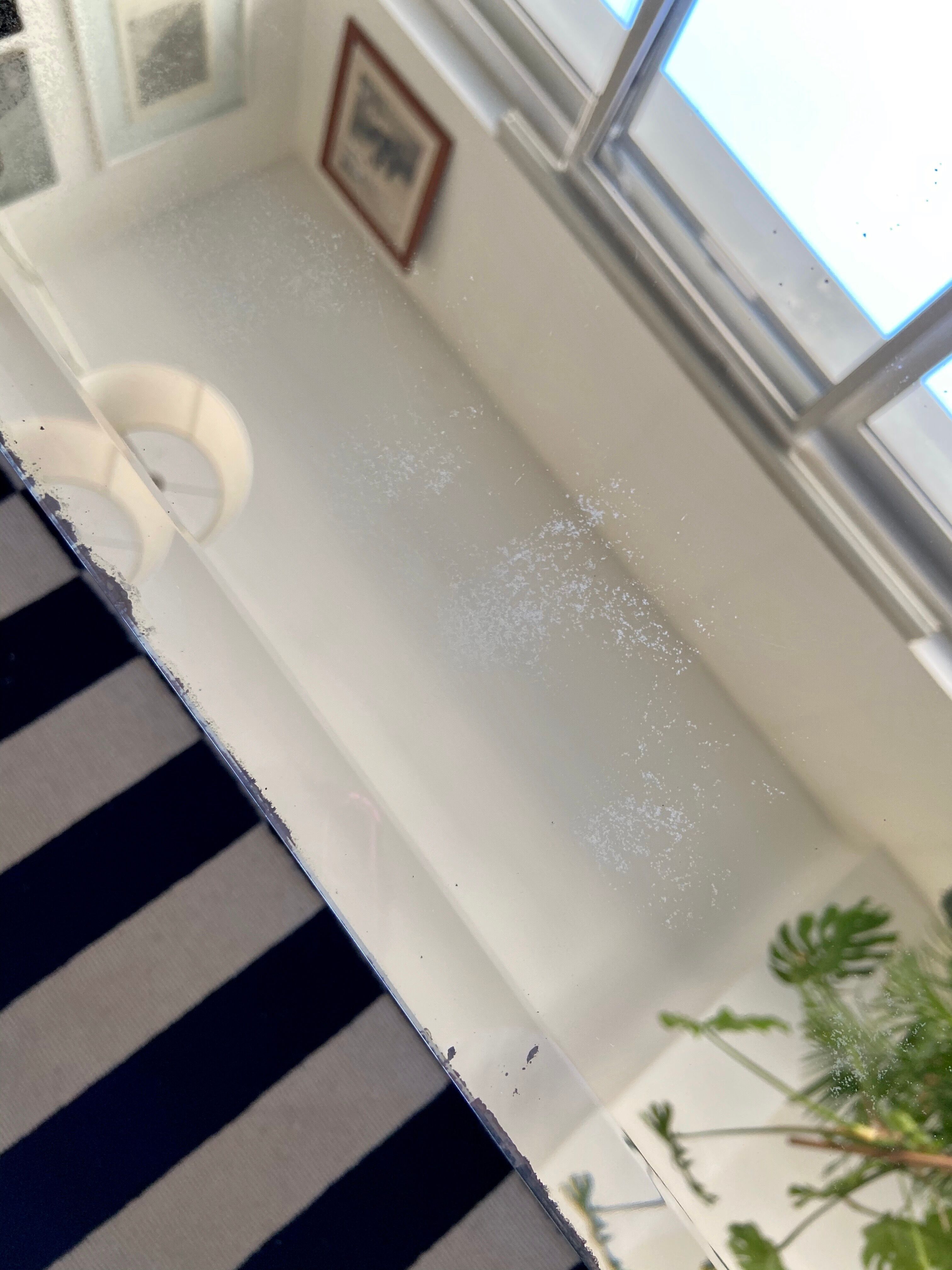 Bevelled mirror 63 x 100 cm