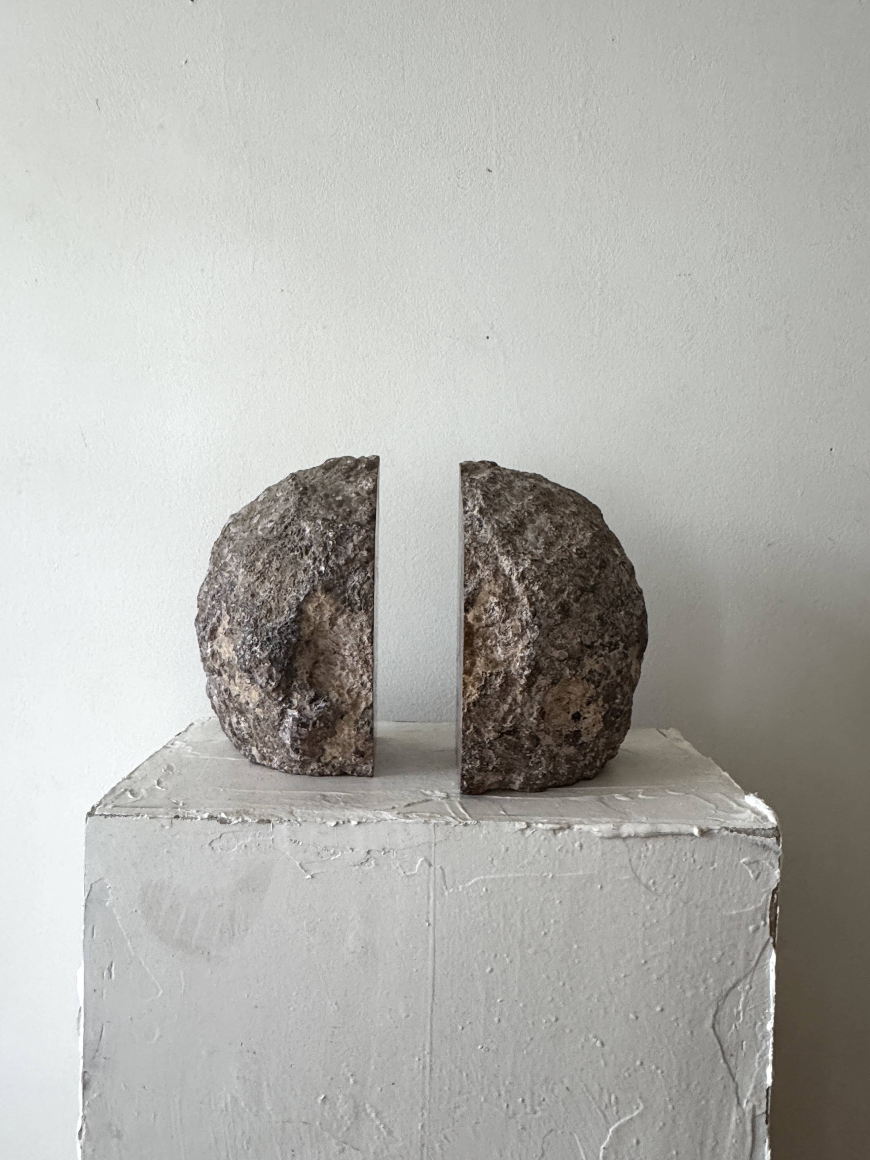 Mineral bookends made of genuine agate stone.