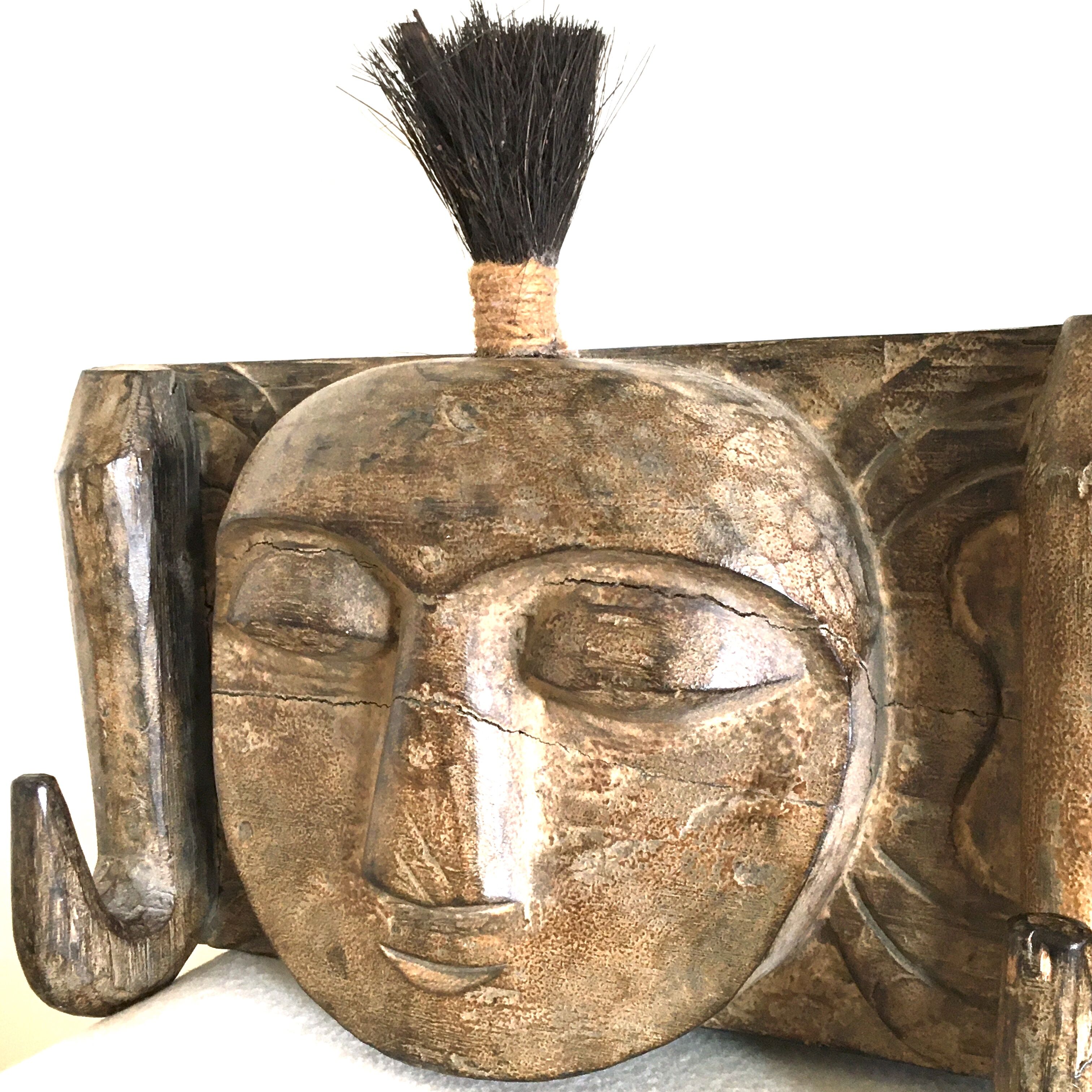 Wooden clothing rack, African work, 20th