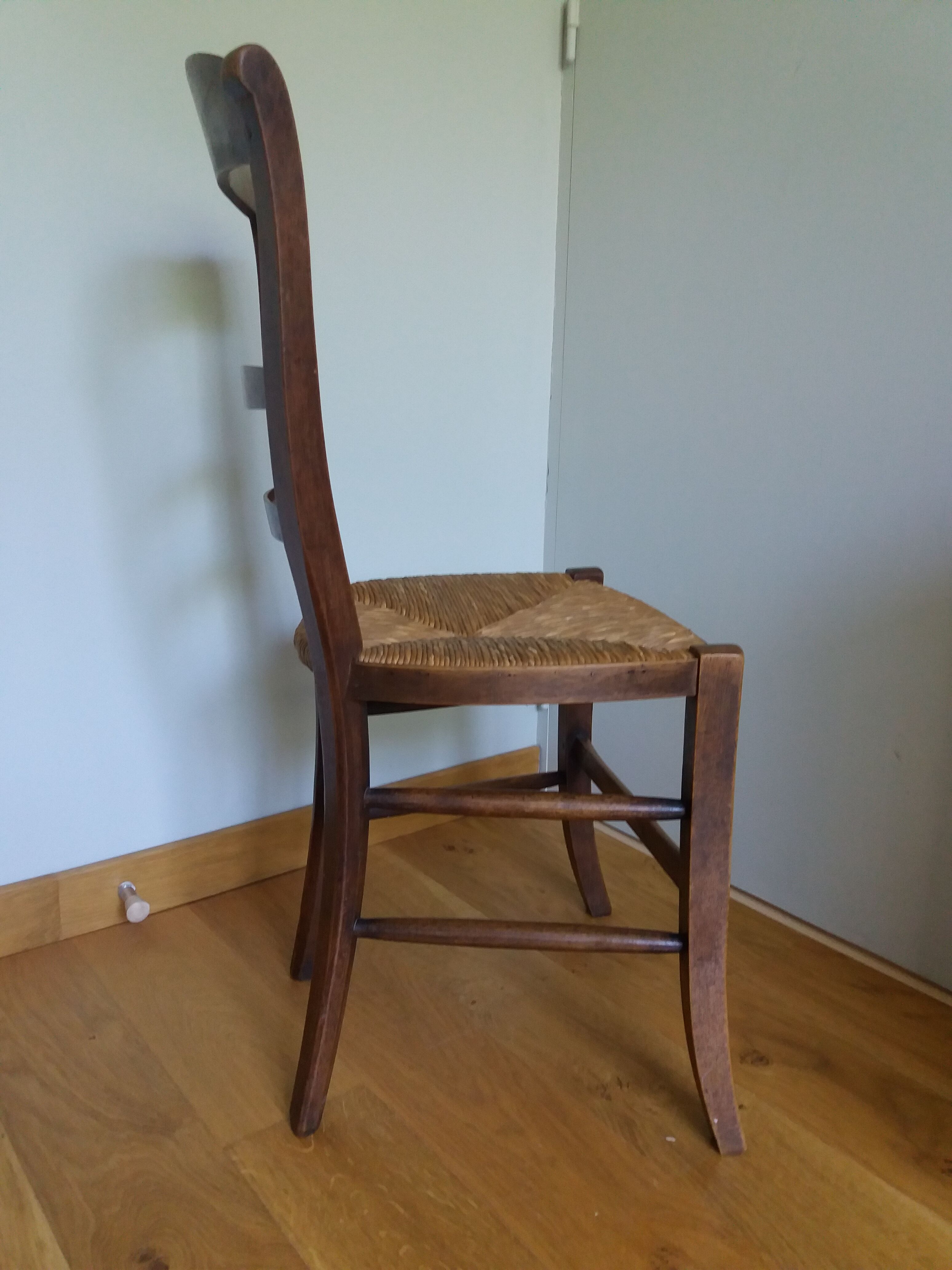 Antique mulched chair