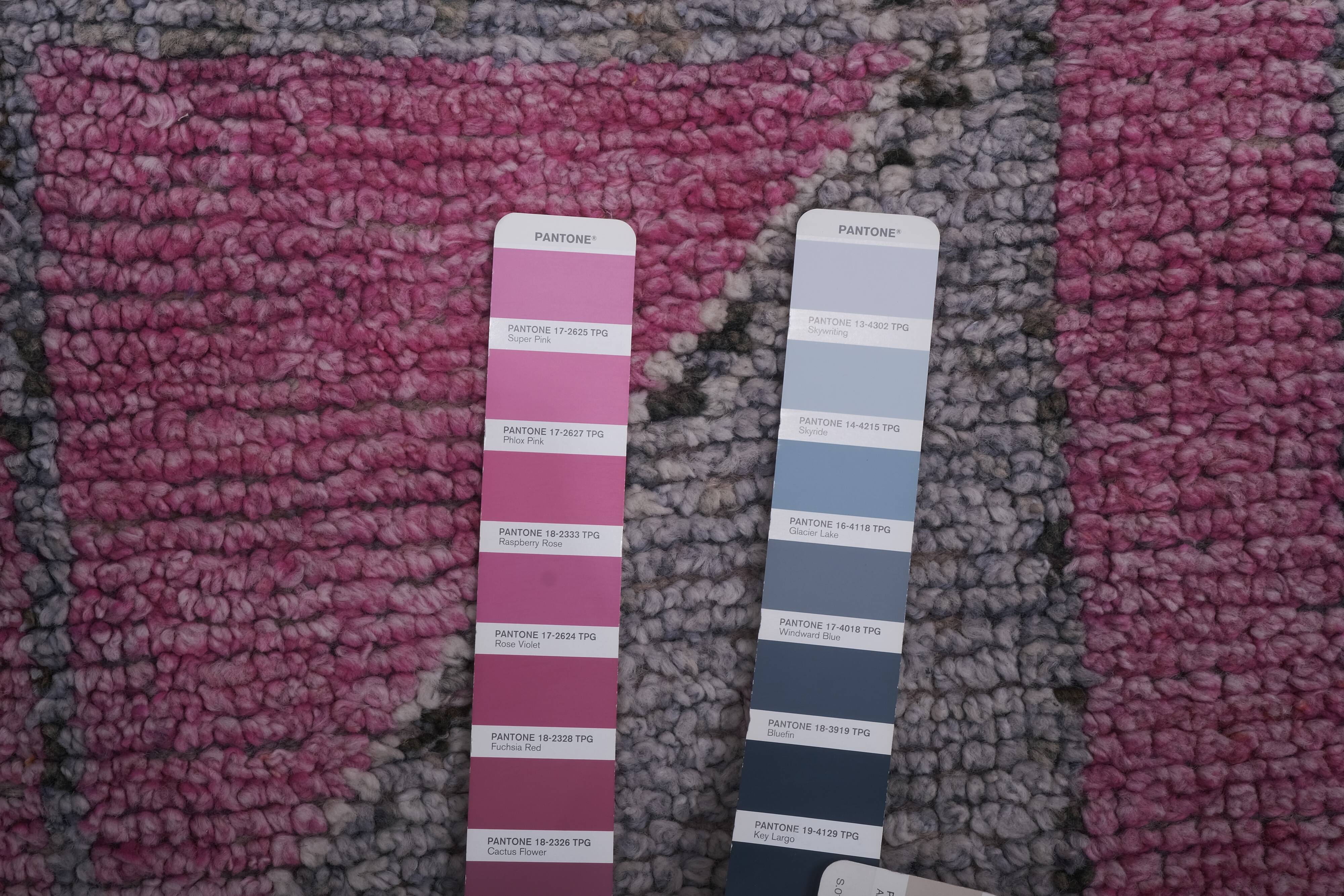 Vintage Turkish rug from Oushak, hand-woven 89x276 cm