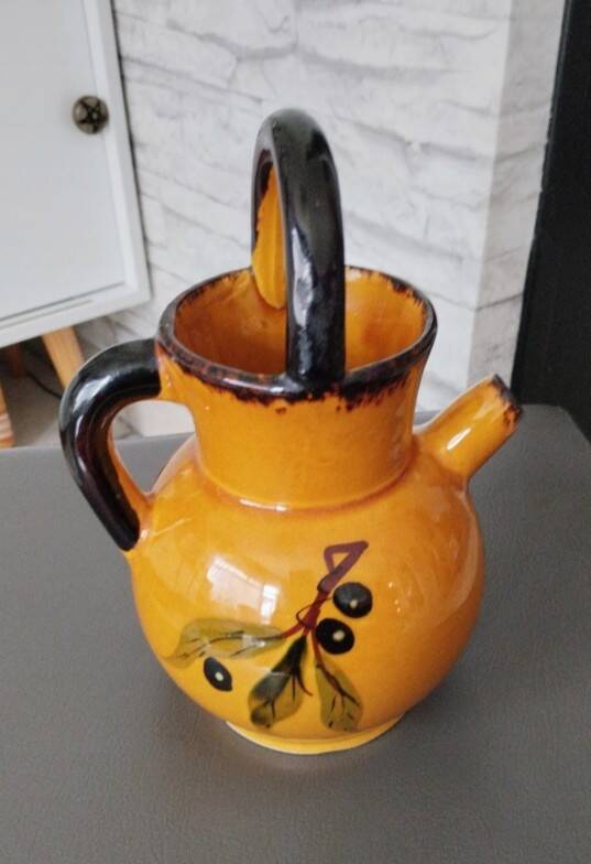 Ceramic jug
