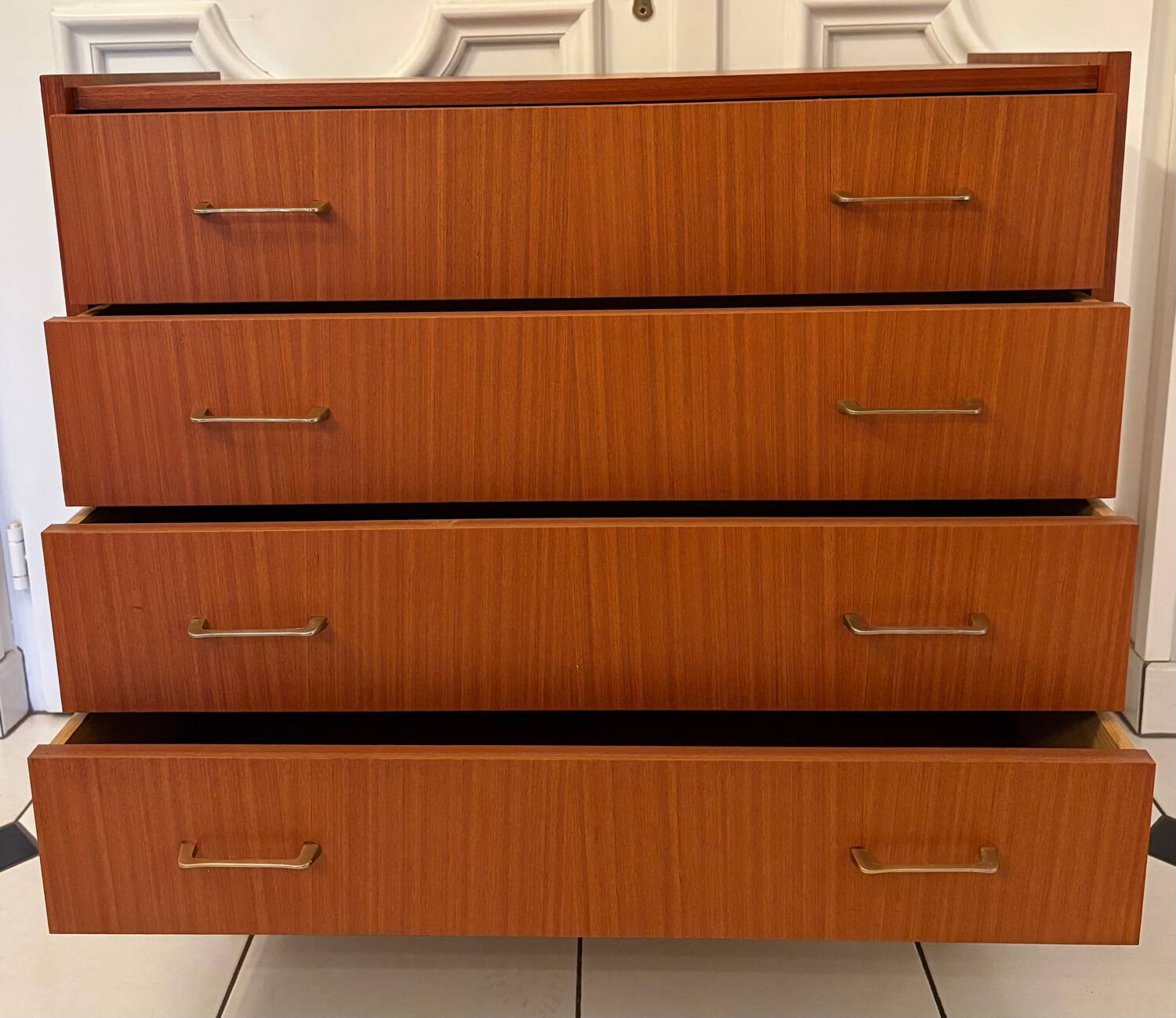 Commode vintage scandinave