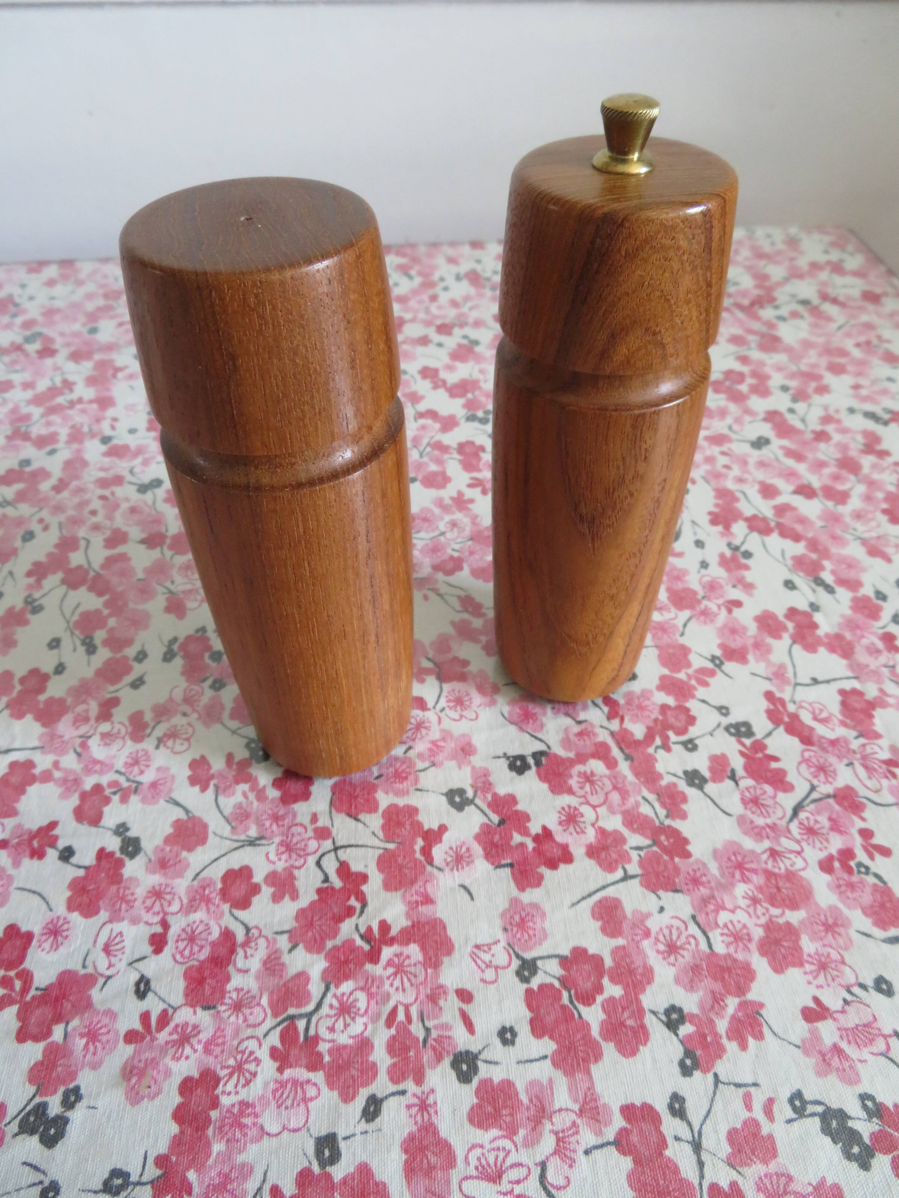 Teak salt and pepper shaker, Scandinavian style year 70s