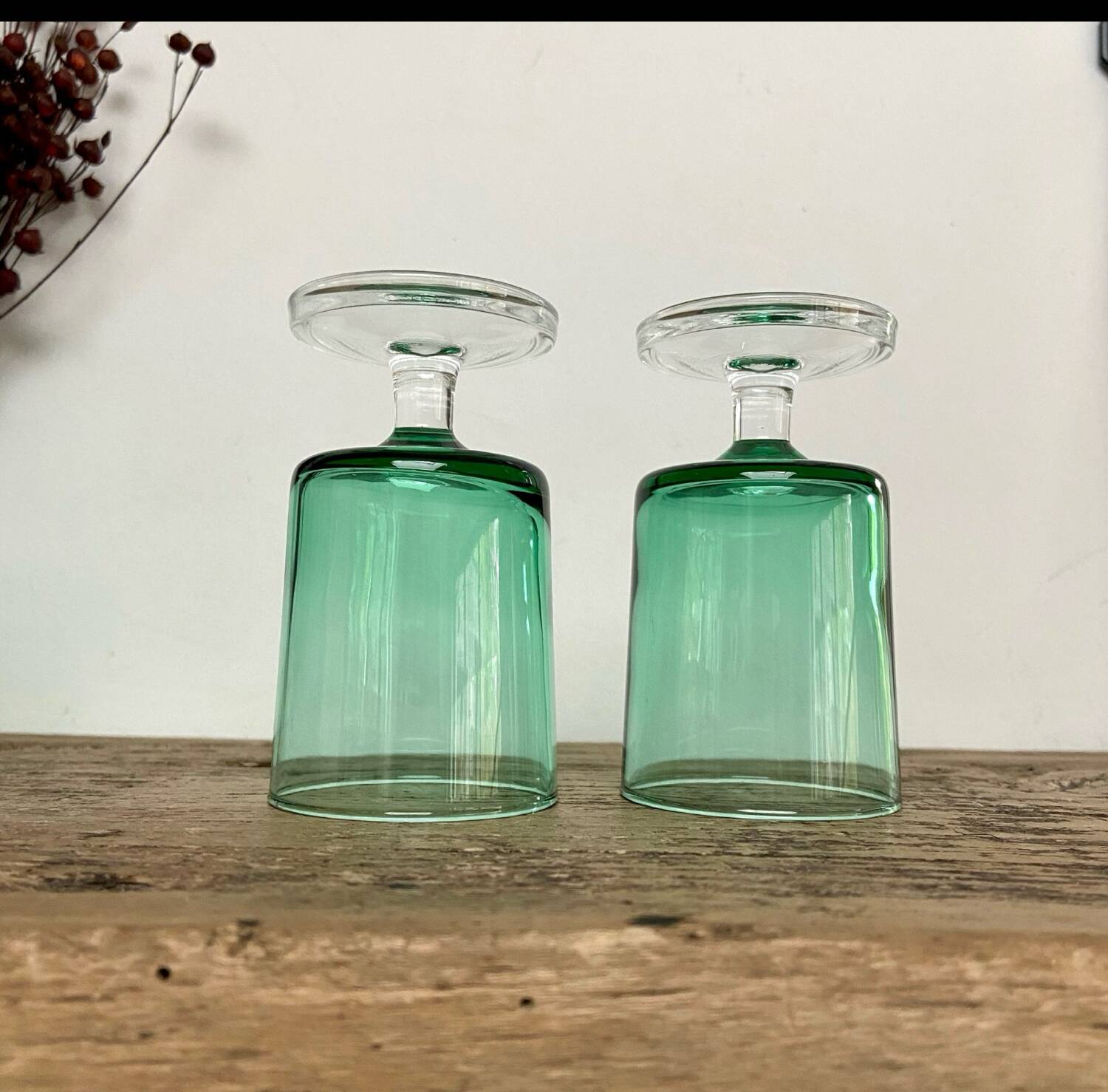 6 small emerald green LUMINARC glasses