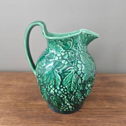Vintage Wedgwood pitcher in green majolica - Vine and grape.