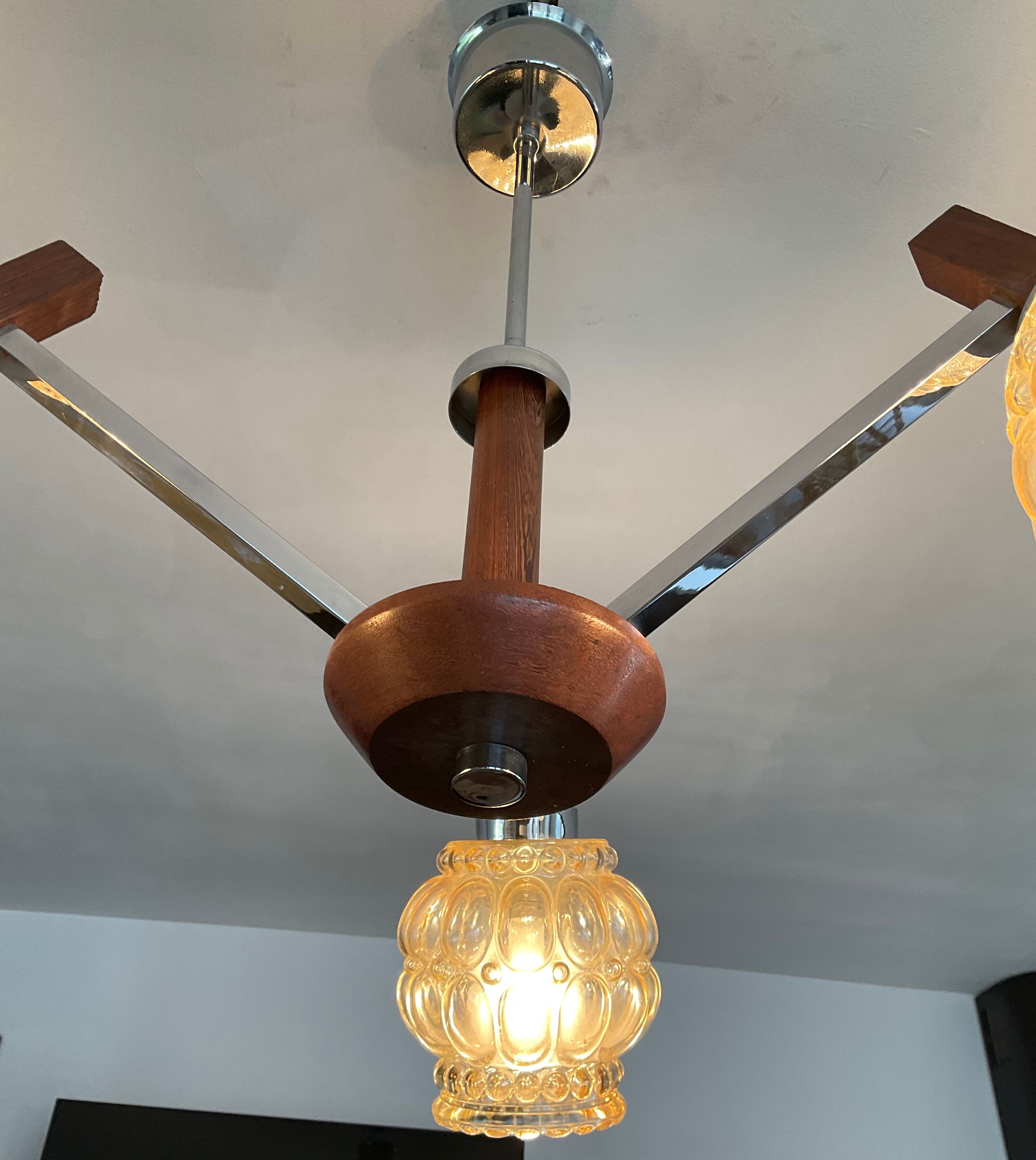 Lustre scandinave années 60 en teck et métal chromé