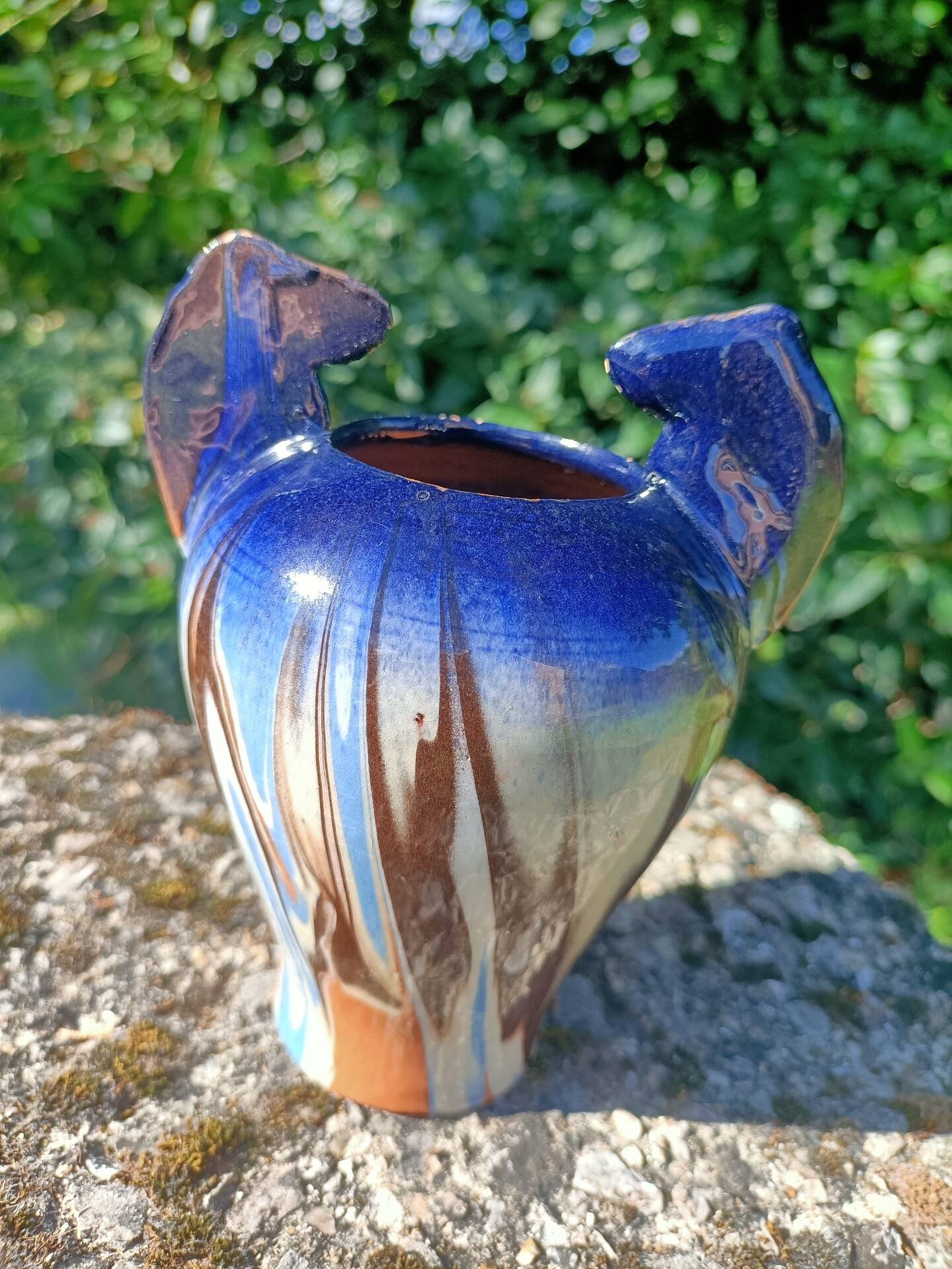 Ceramic vase with equestrian motif
