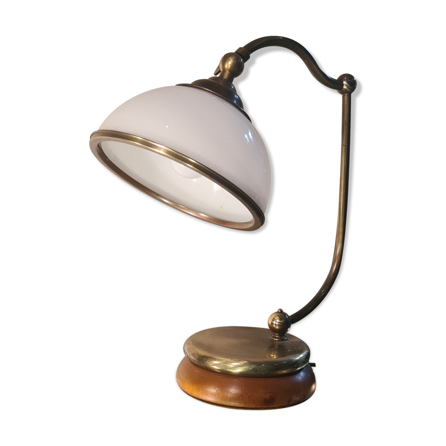 Adjustable brass lamp with wooden base and opaline with strapping 39x33