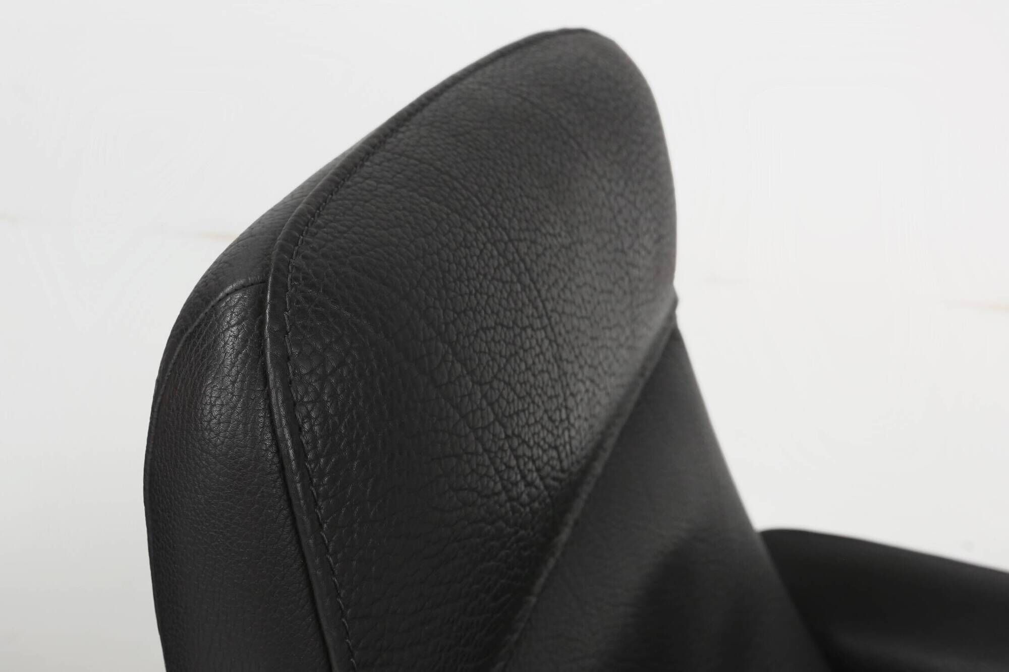Exceptional De Sede DS50 lounge chair in black leather, Switzerland ca. 1980