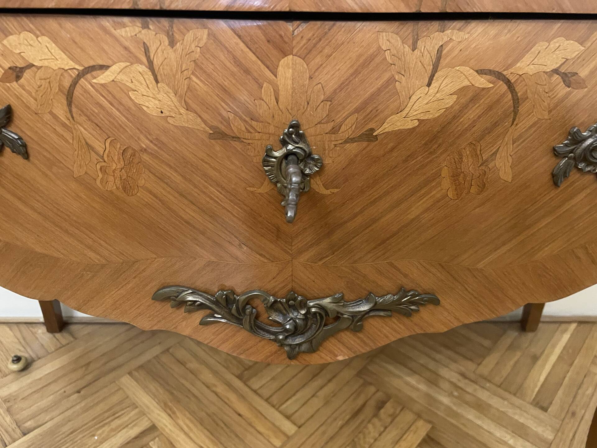 Louis XV Commode Style