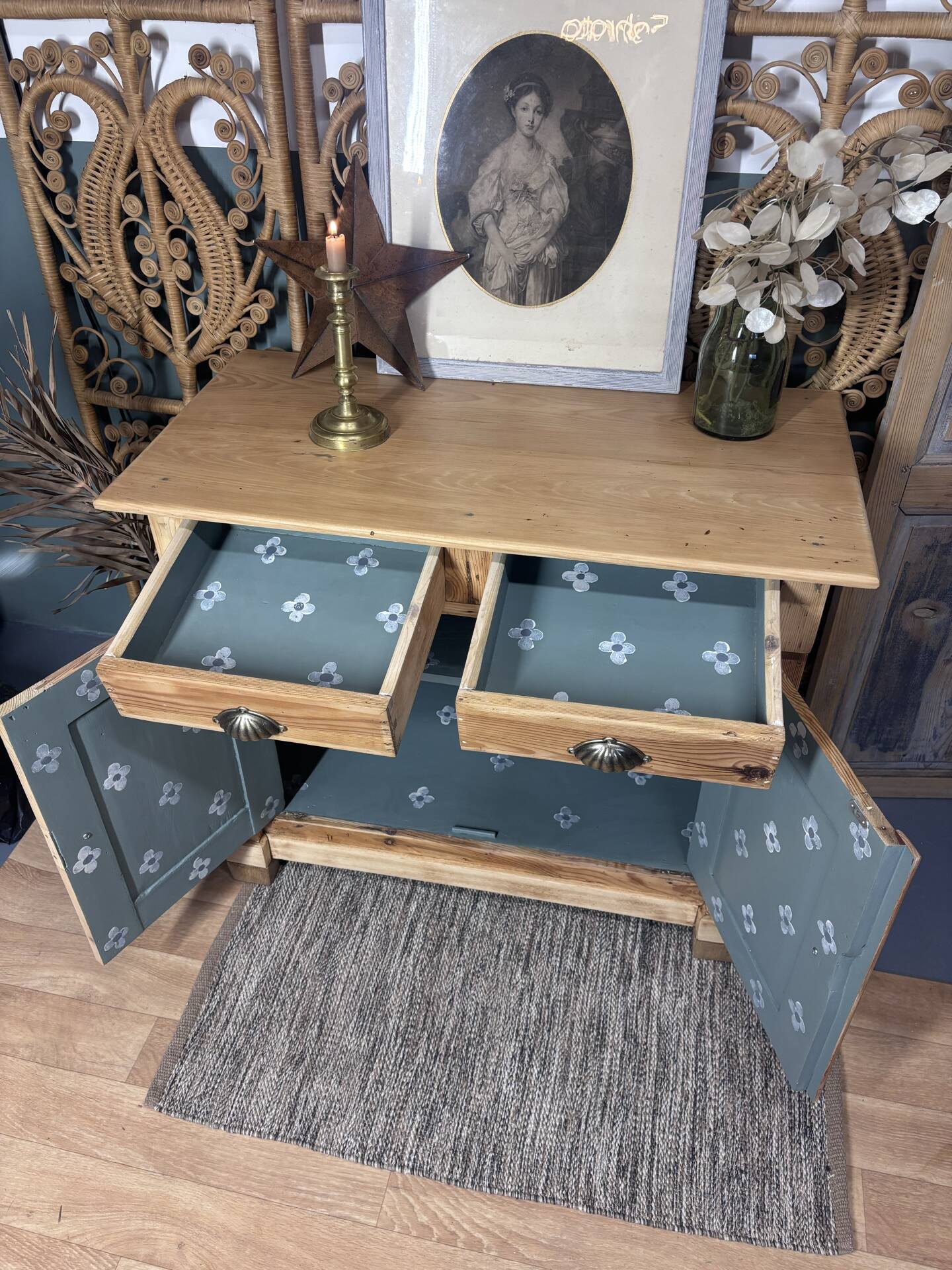 Pine buffet