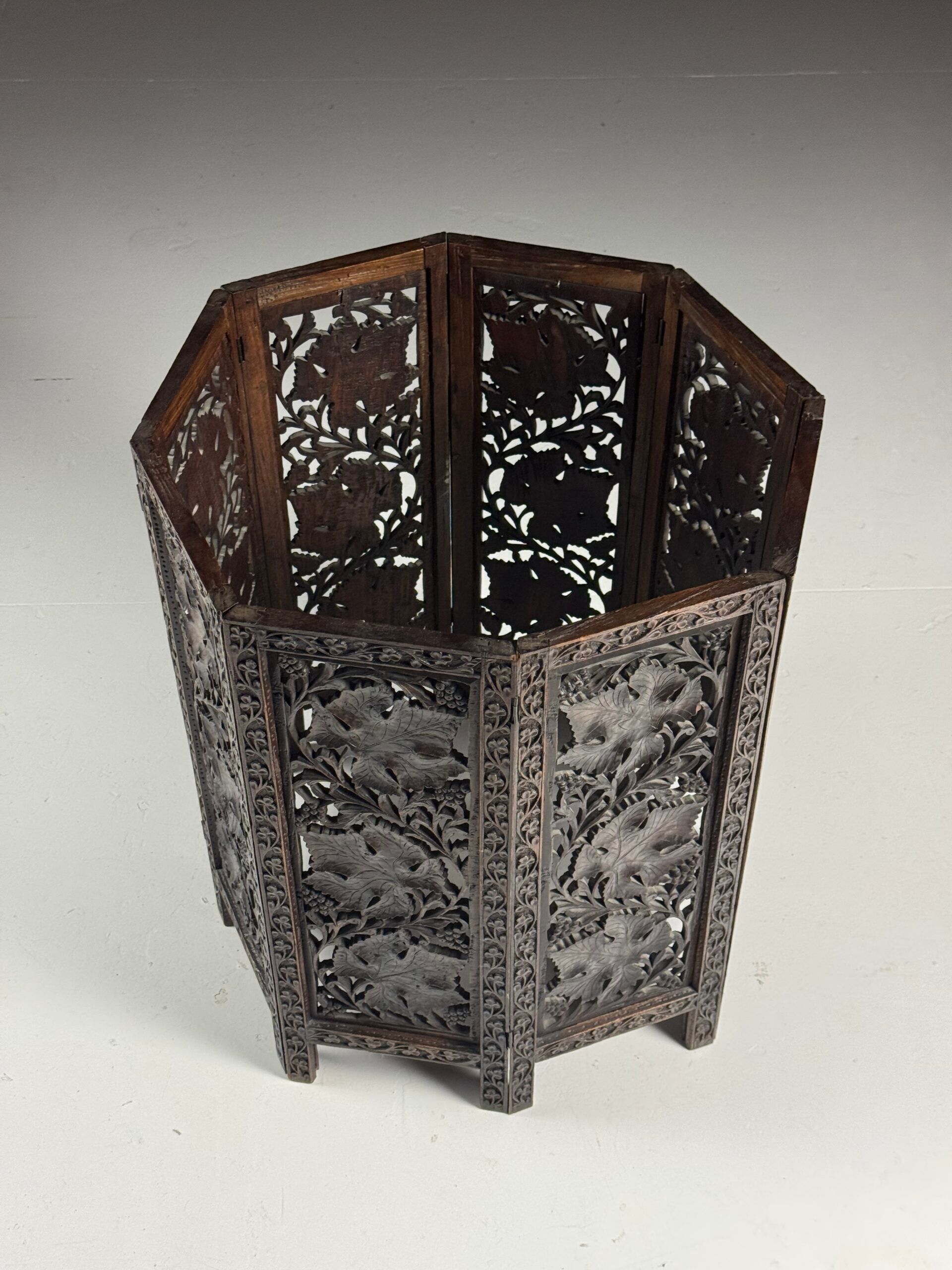 Table d'appoint anglo-indienne du 19e siècle