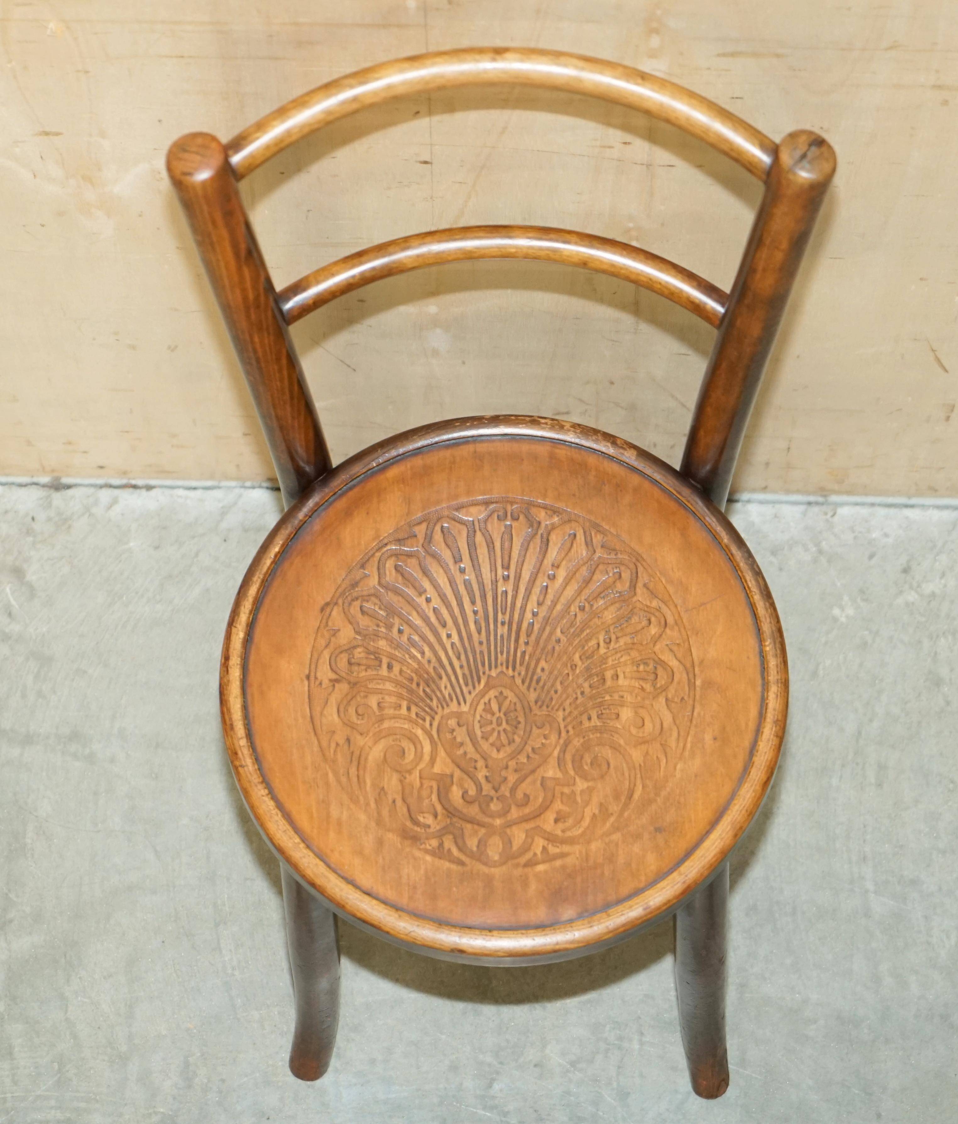 Suite de quatre chaises bistrot Thonet circa 1930