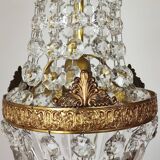 Balloon chandelier with pendants