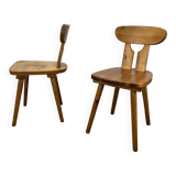 Chaises brutalistes pin massif style chalet