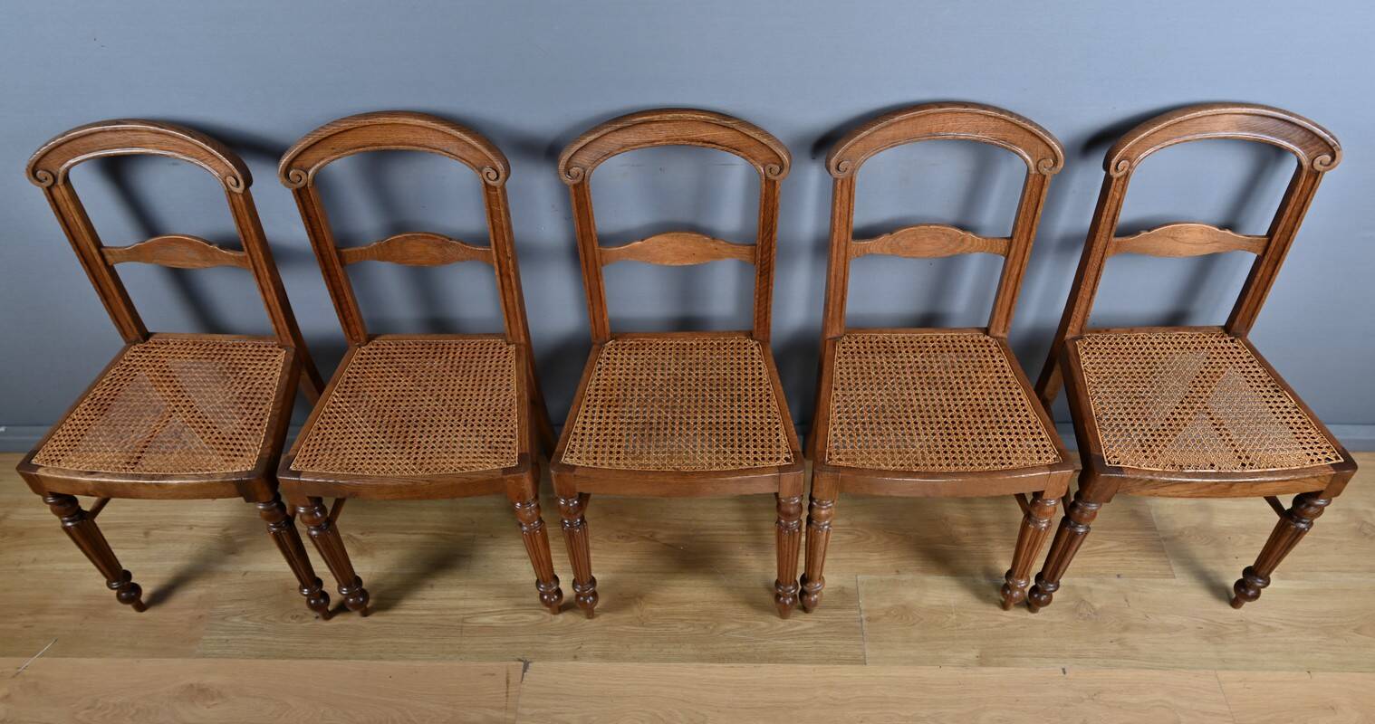 Set of 5 solid oak chairs, Louis Philippe period – 2nd half of the 19th century.