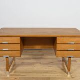 Mid-century modern oak desk from Eigil Petersens Møbelfabrik, Denmark, 1970s