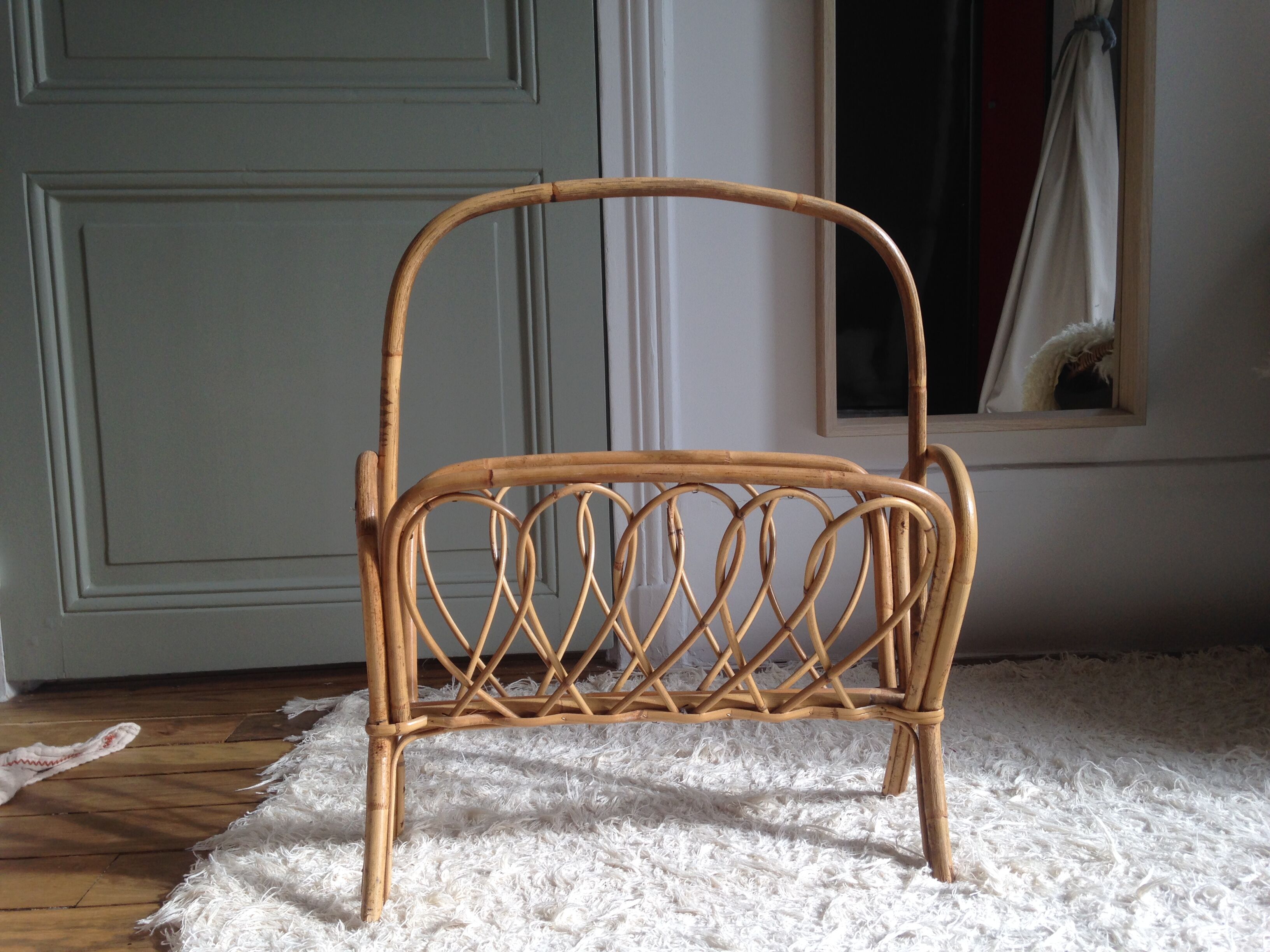 Rattan vintage magazine rack