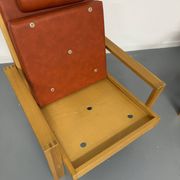 Scandinavian design lounge set in pine with 3 lounge chairs and a table from the 70s.