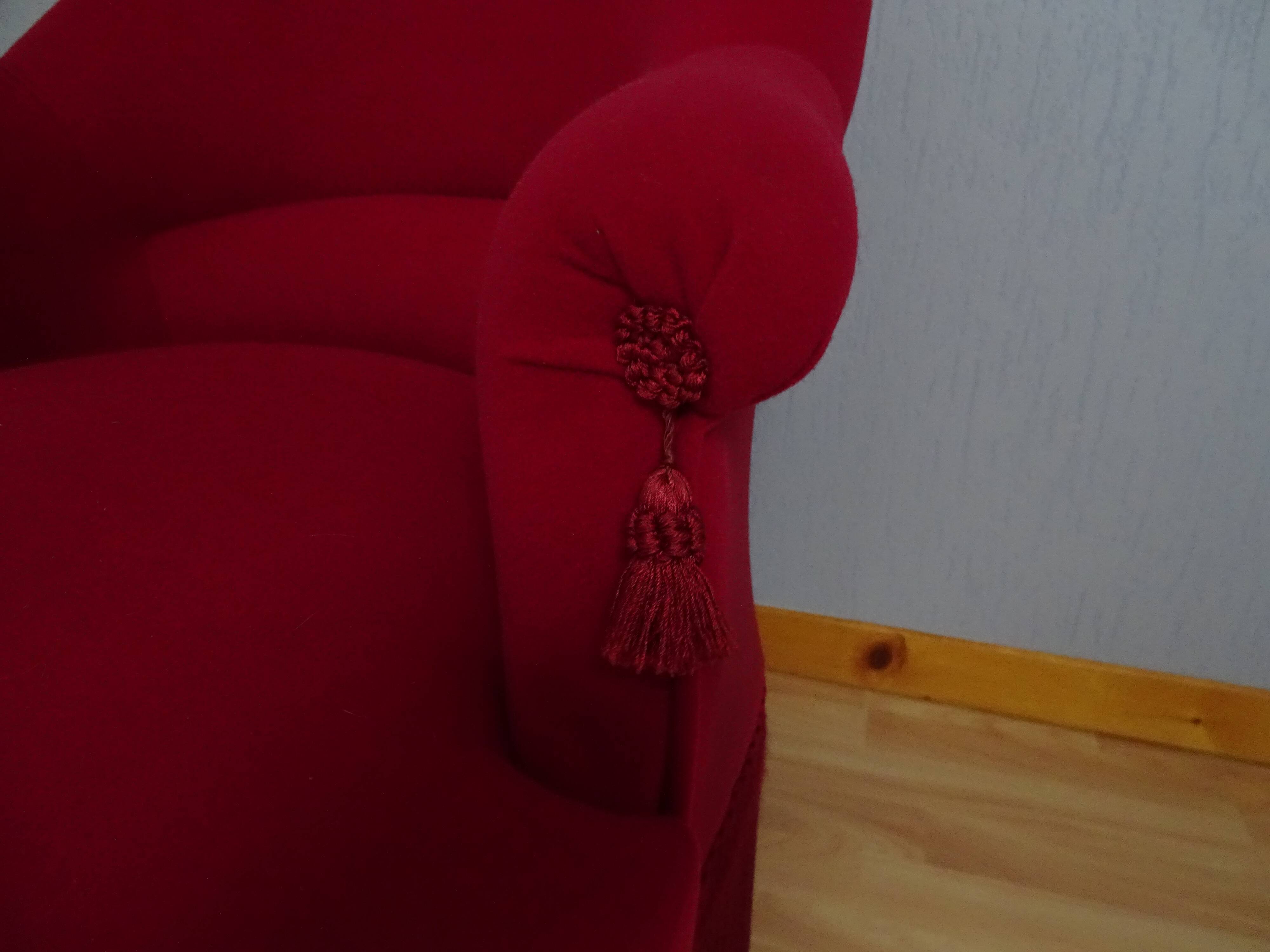 Red toad armchair vintage top