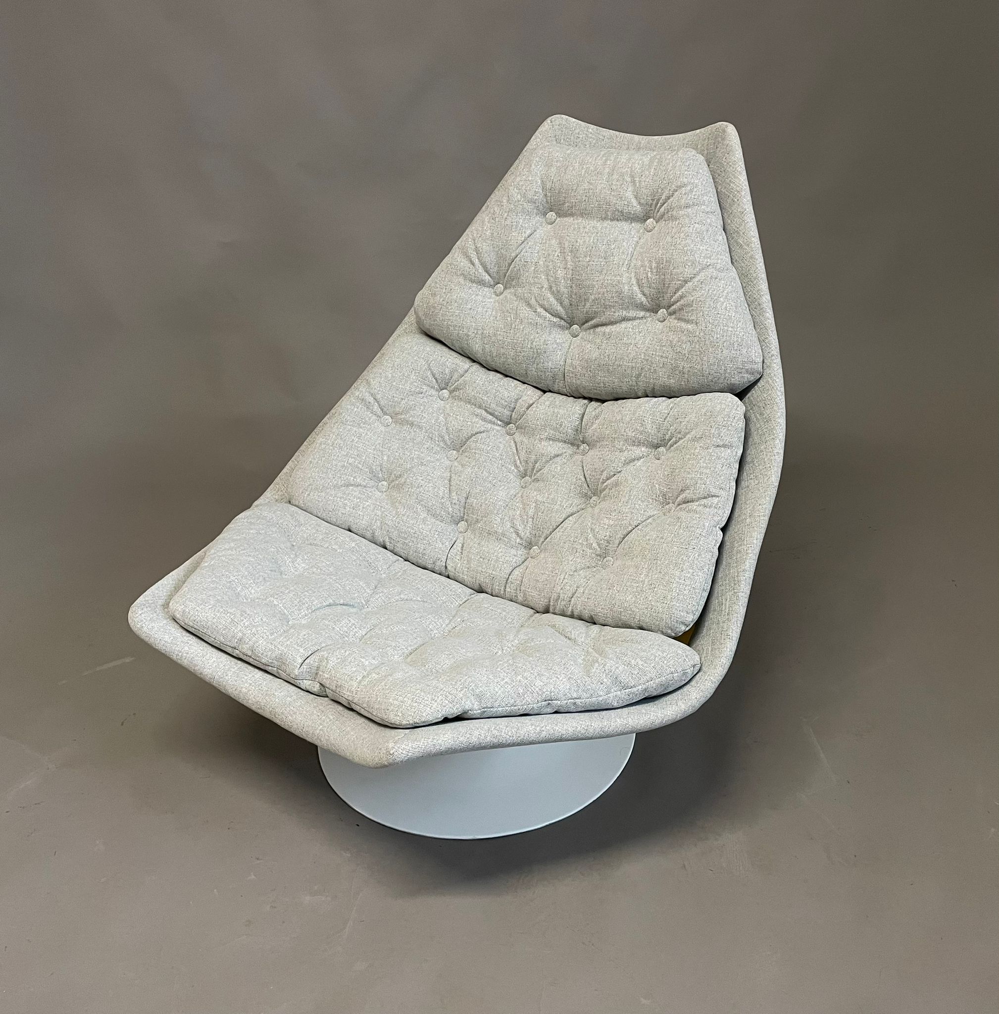 F588 Swivel lounge chair Harcourt Geoffrey