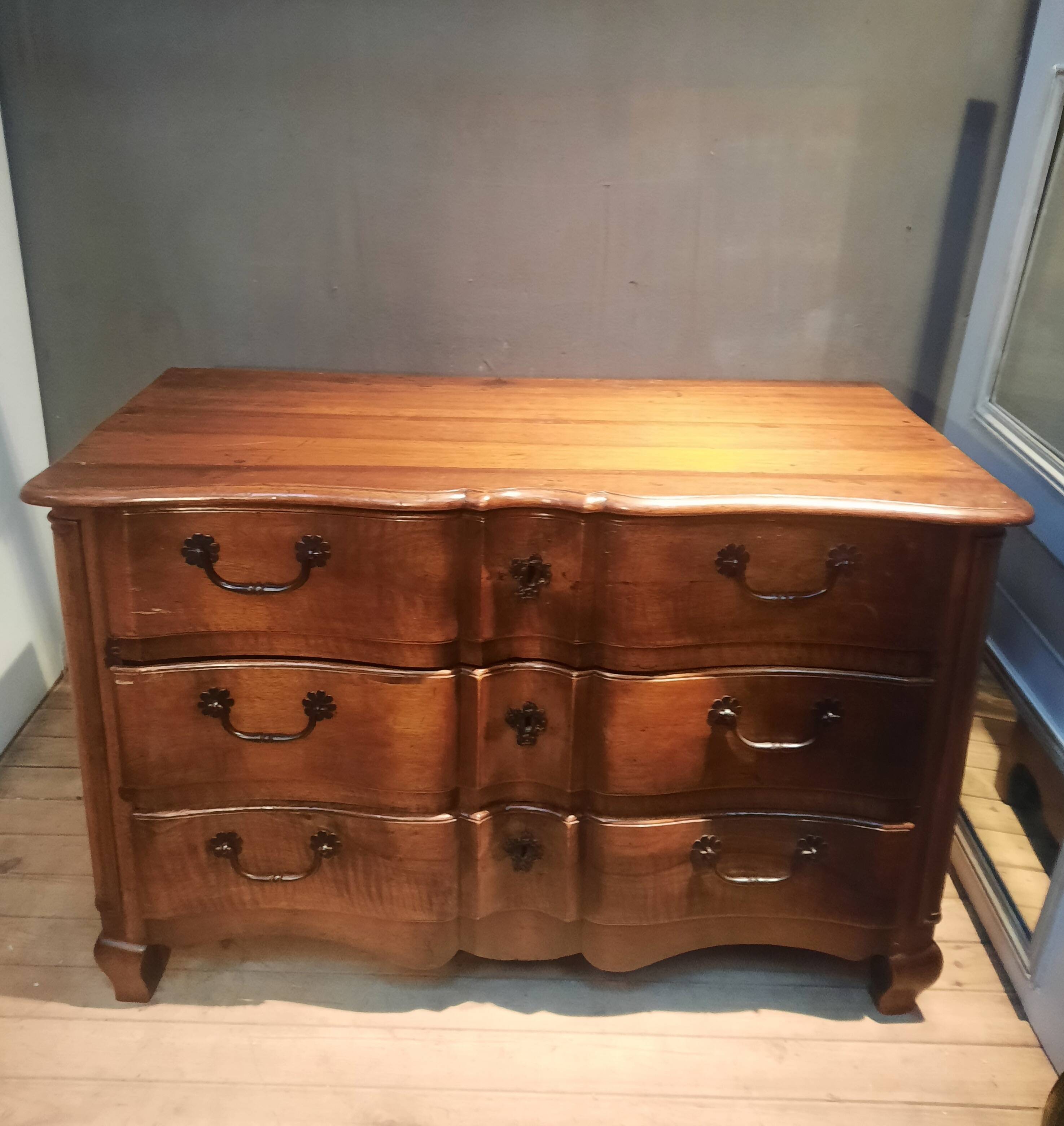 Crossbow chest of drawers from the 18th century