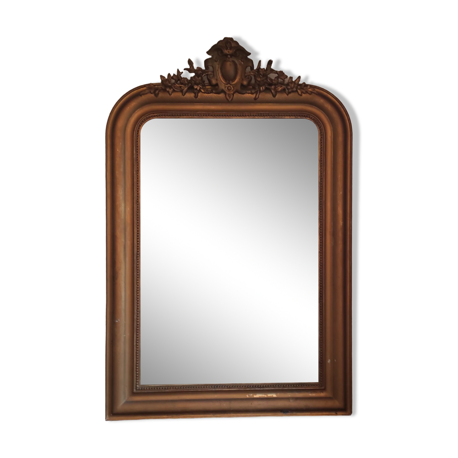 Miroir Louis Philippe de cheminée à fronton de la fin du 19e siècle en bois et stuc redoré, 115x78 cm