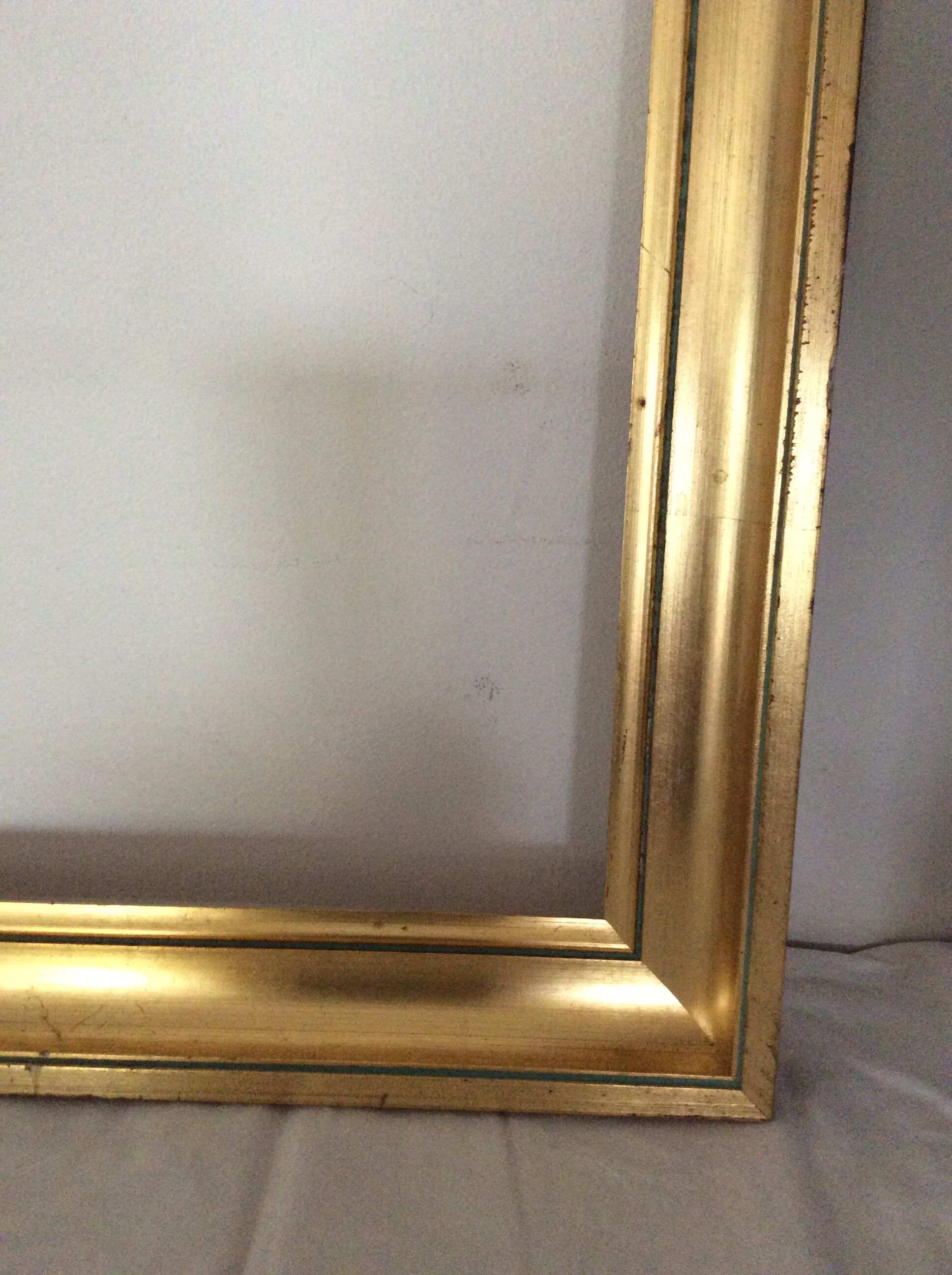 Gold-s length contemporary empty frame: 52x37 cm- total size: 60x45.5cm- Pr -3.5cm-