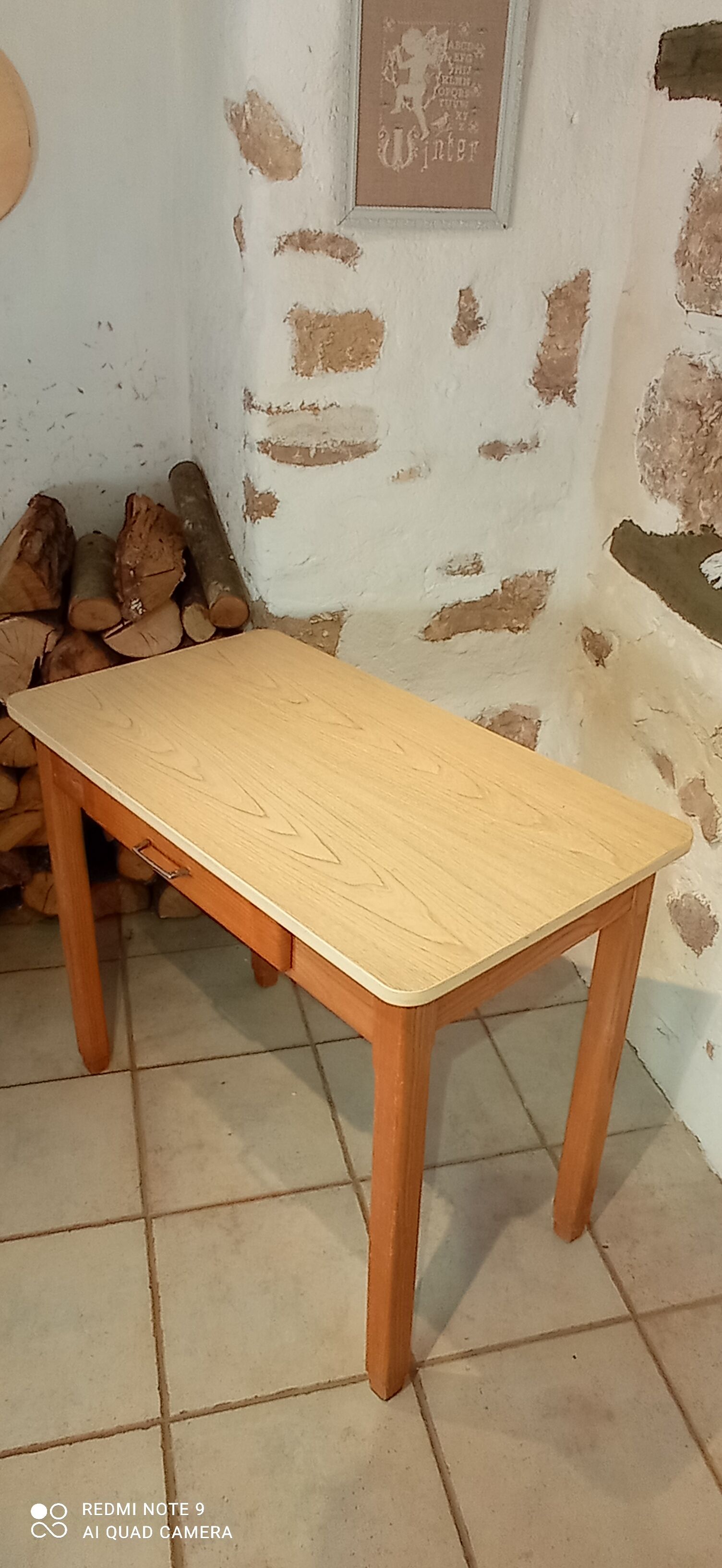 Bureau ou table d'appoint en formica