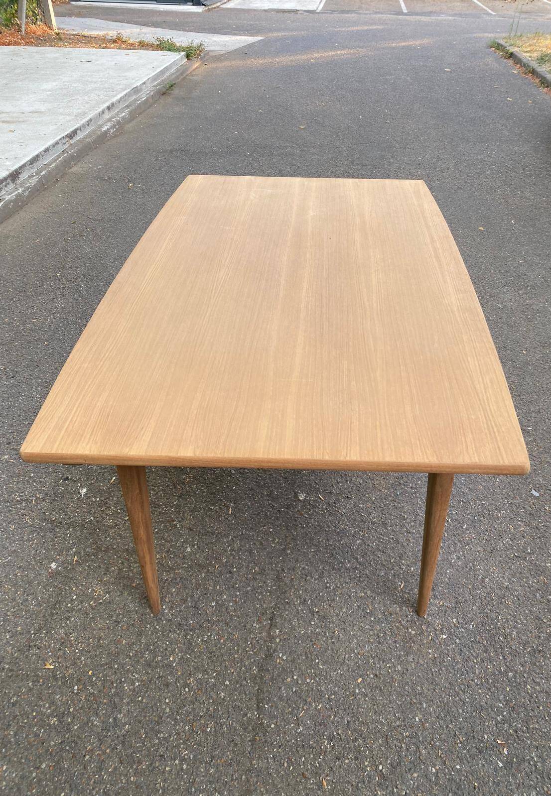 Table à manger design scandinave extensible décapée en teck brut 1960