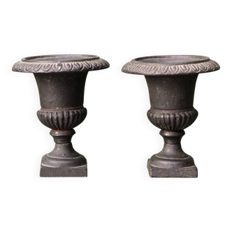 Pair of miniature Medicis vases in cast iron