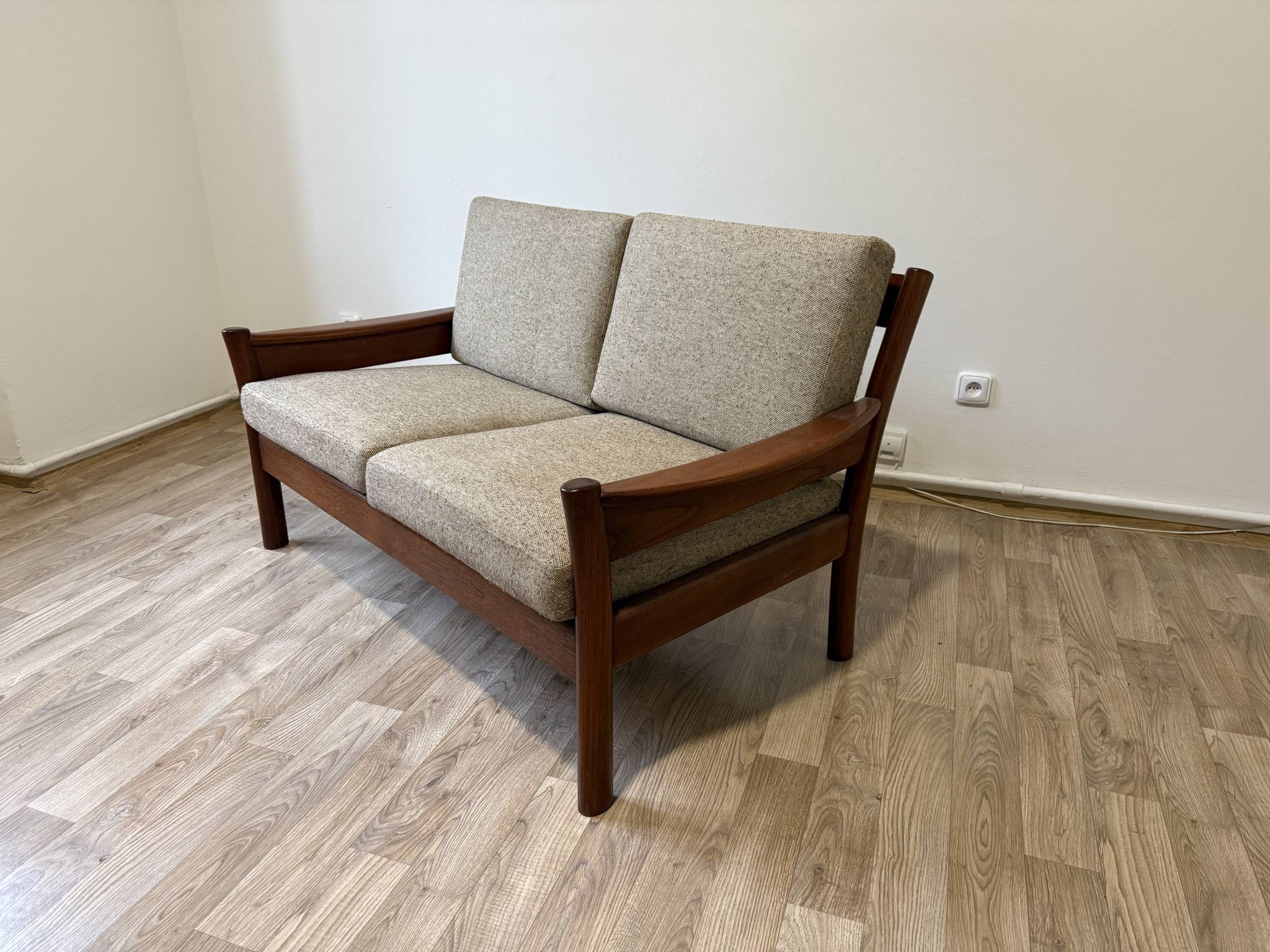 Mid-Century Danish Teak 2-Seater Loveseat by Dyrlund, 1970s